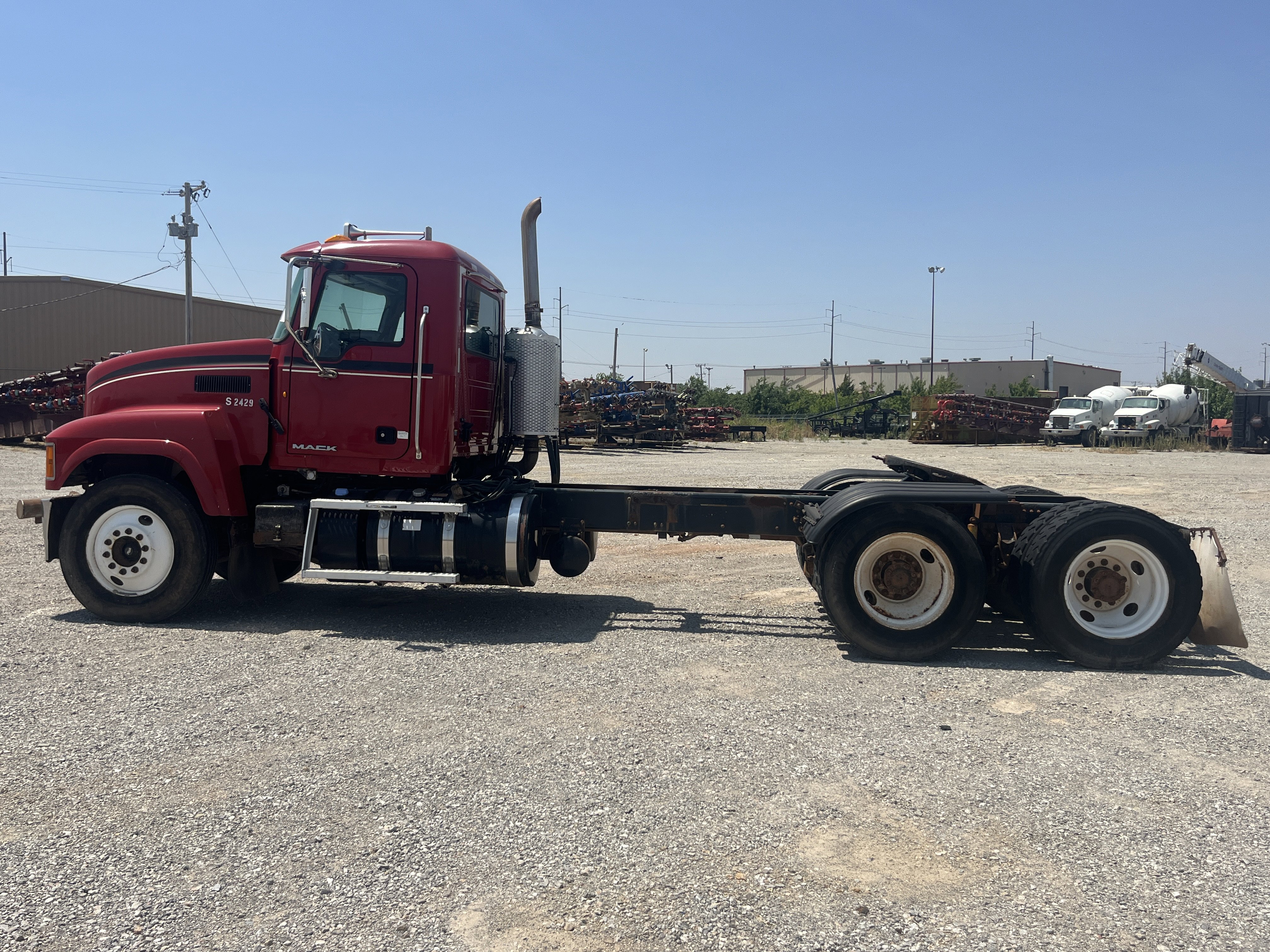2001 Mack VISION