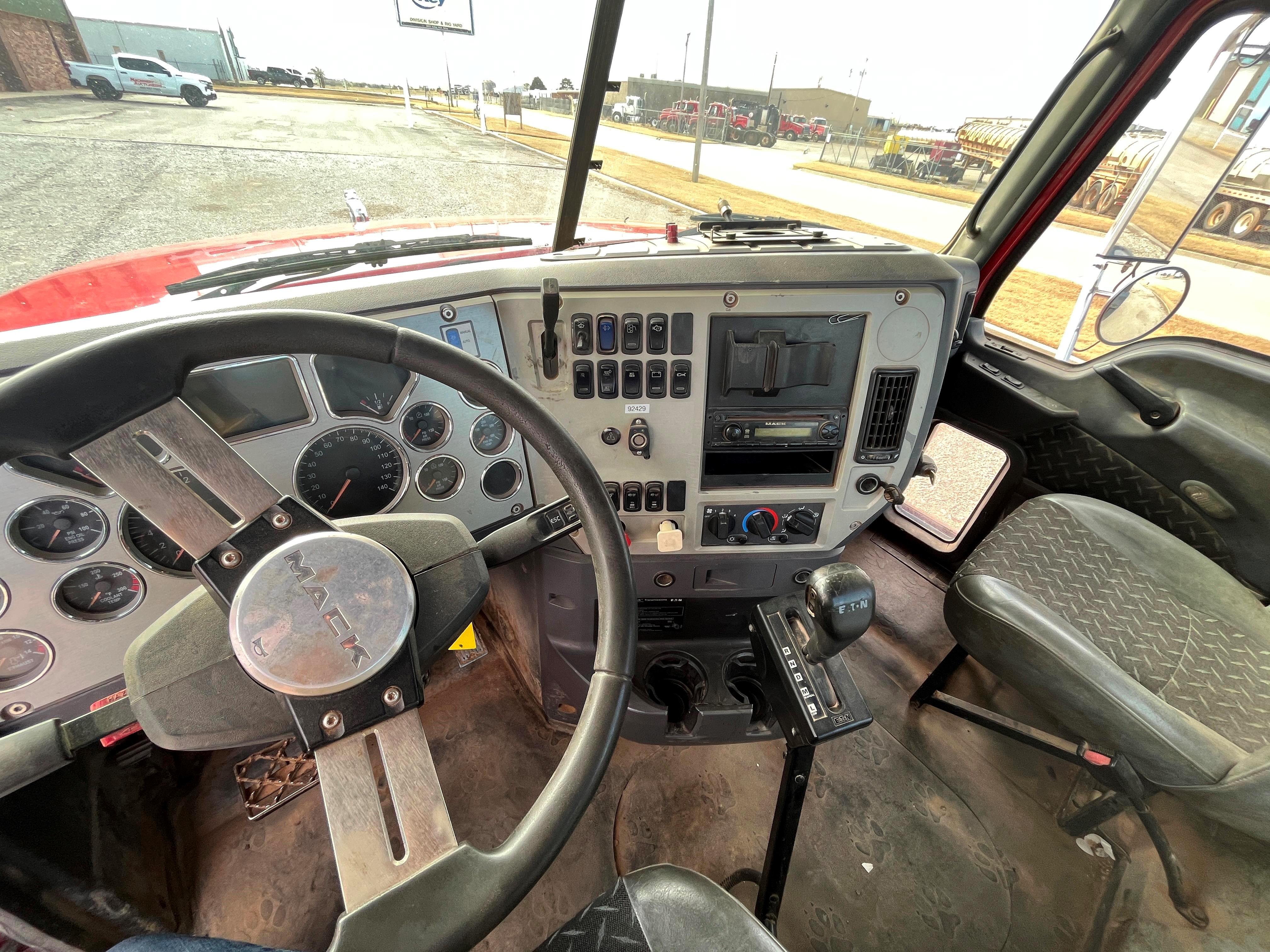 2001 Mack VISION