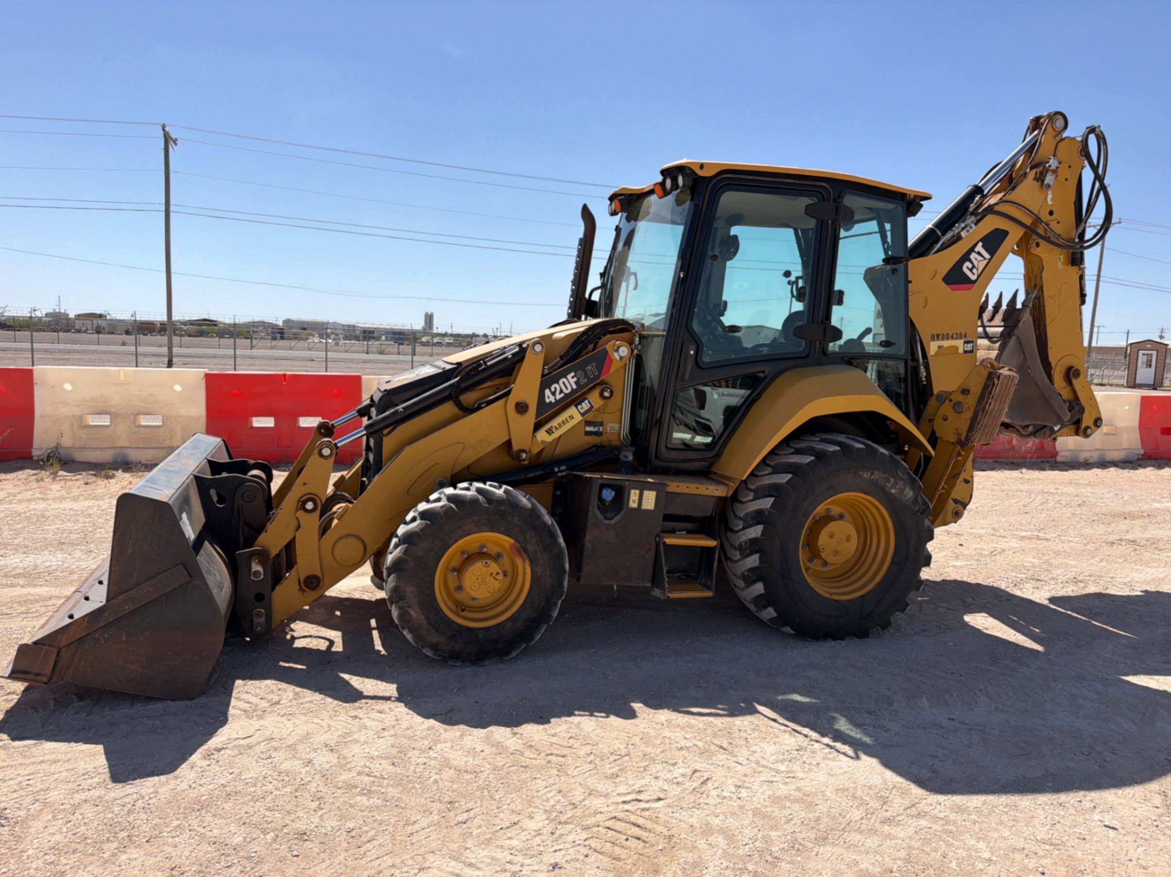 2021 Caterpillar 420F2