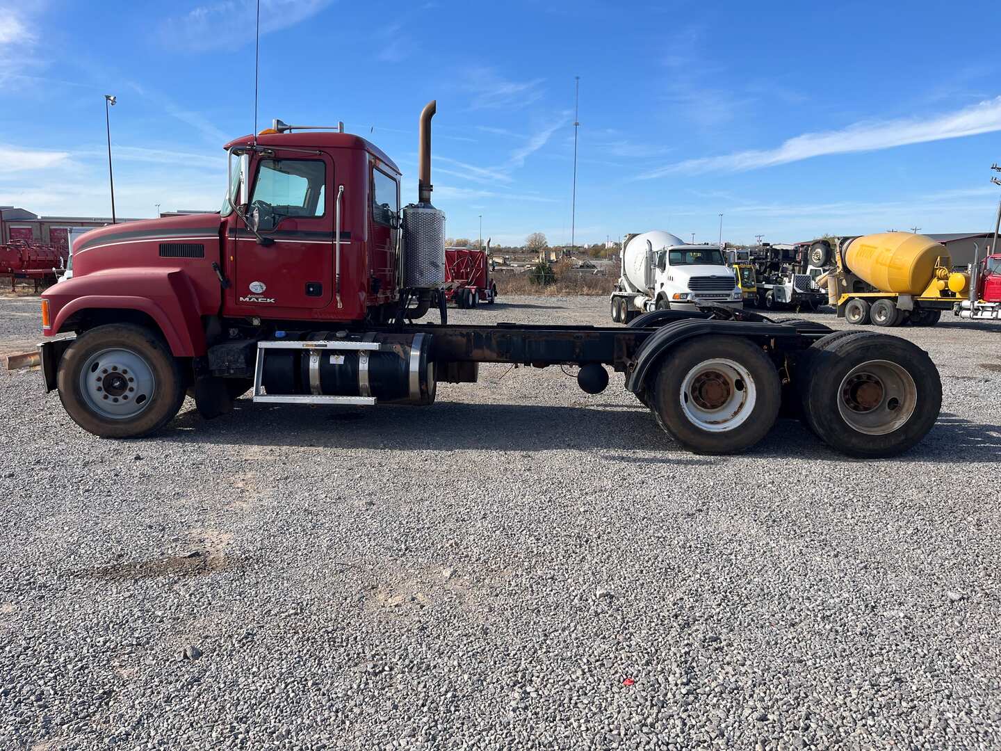 2001 Mack VISION
