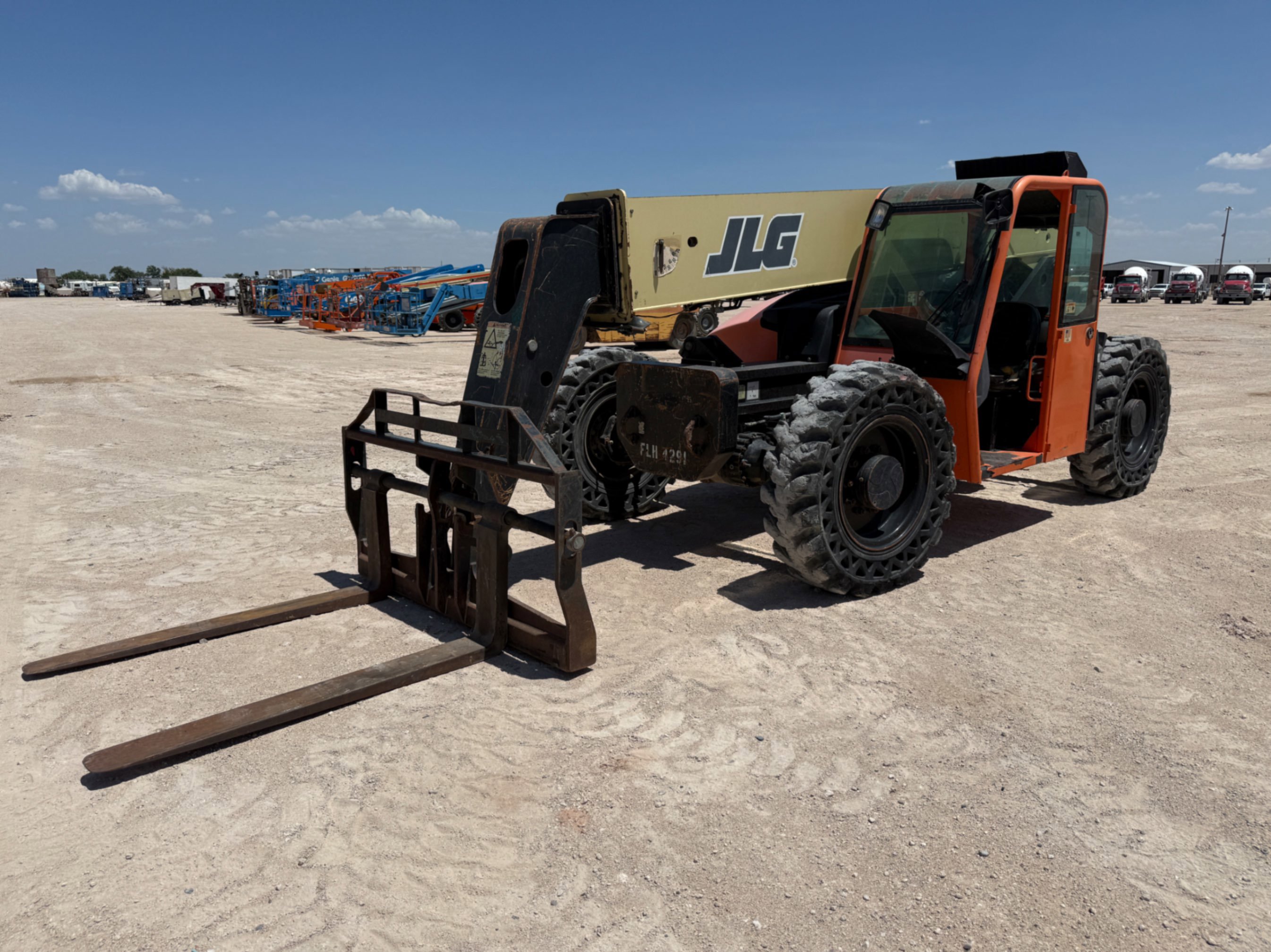 Photo of 2014 JLG G9-43A