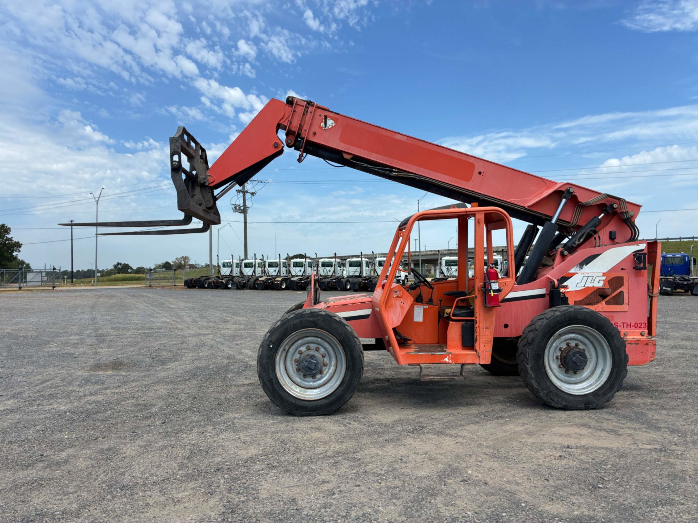 2015 Hyster 10054