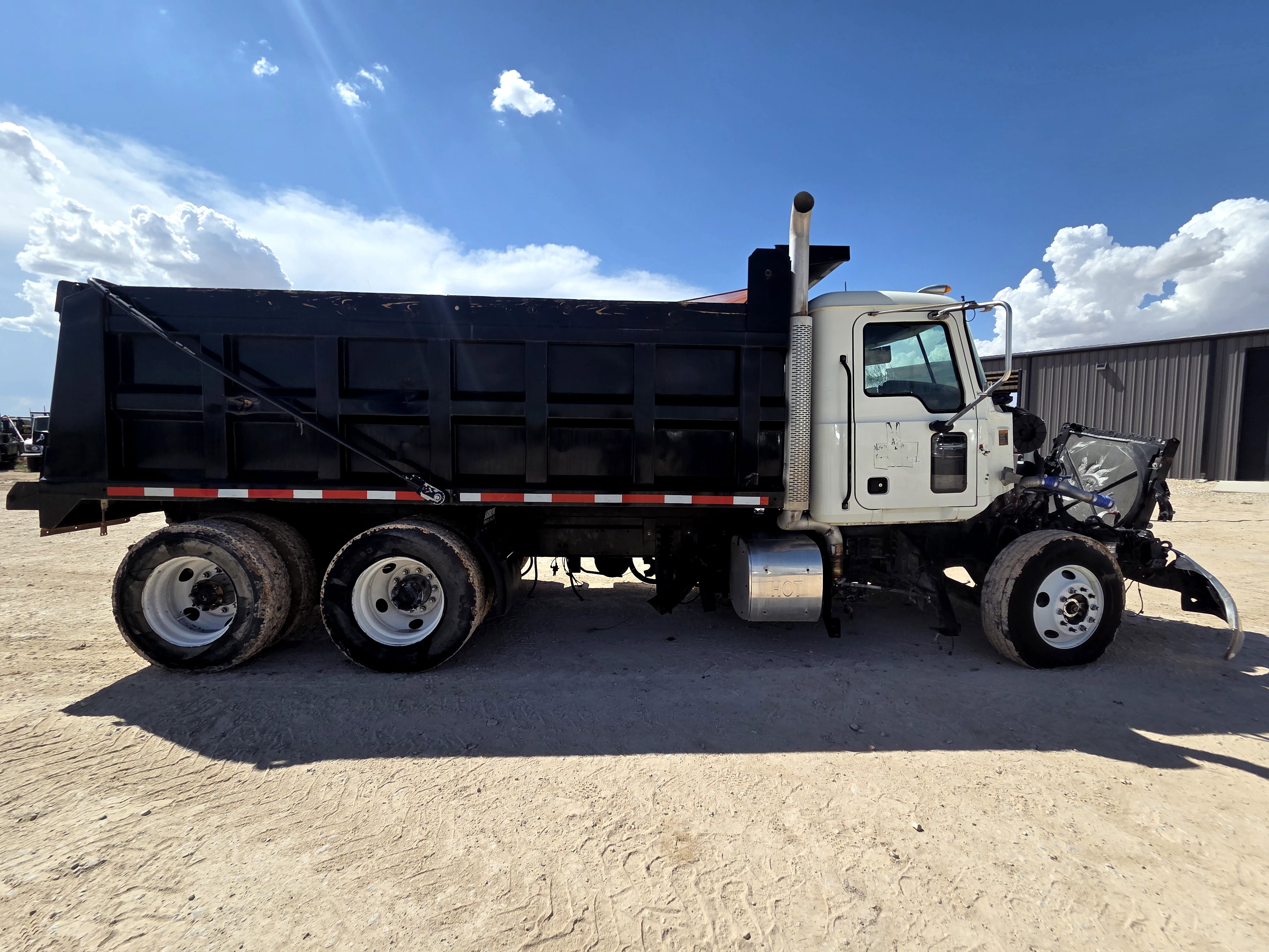 2015 Mack VISION