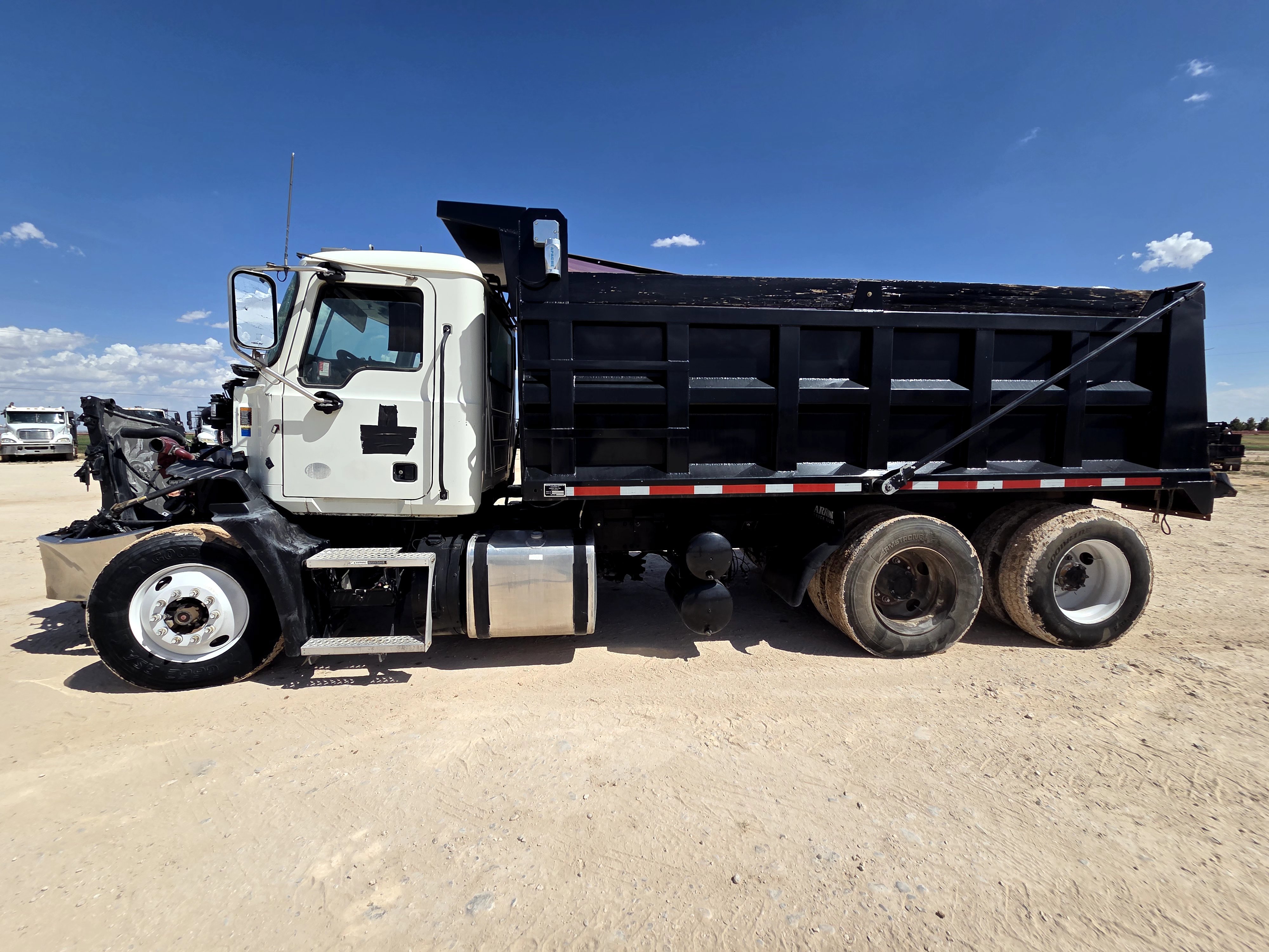 2015 Mack VISION
