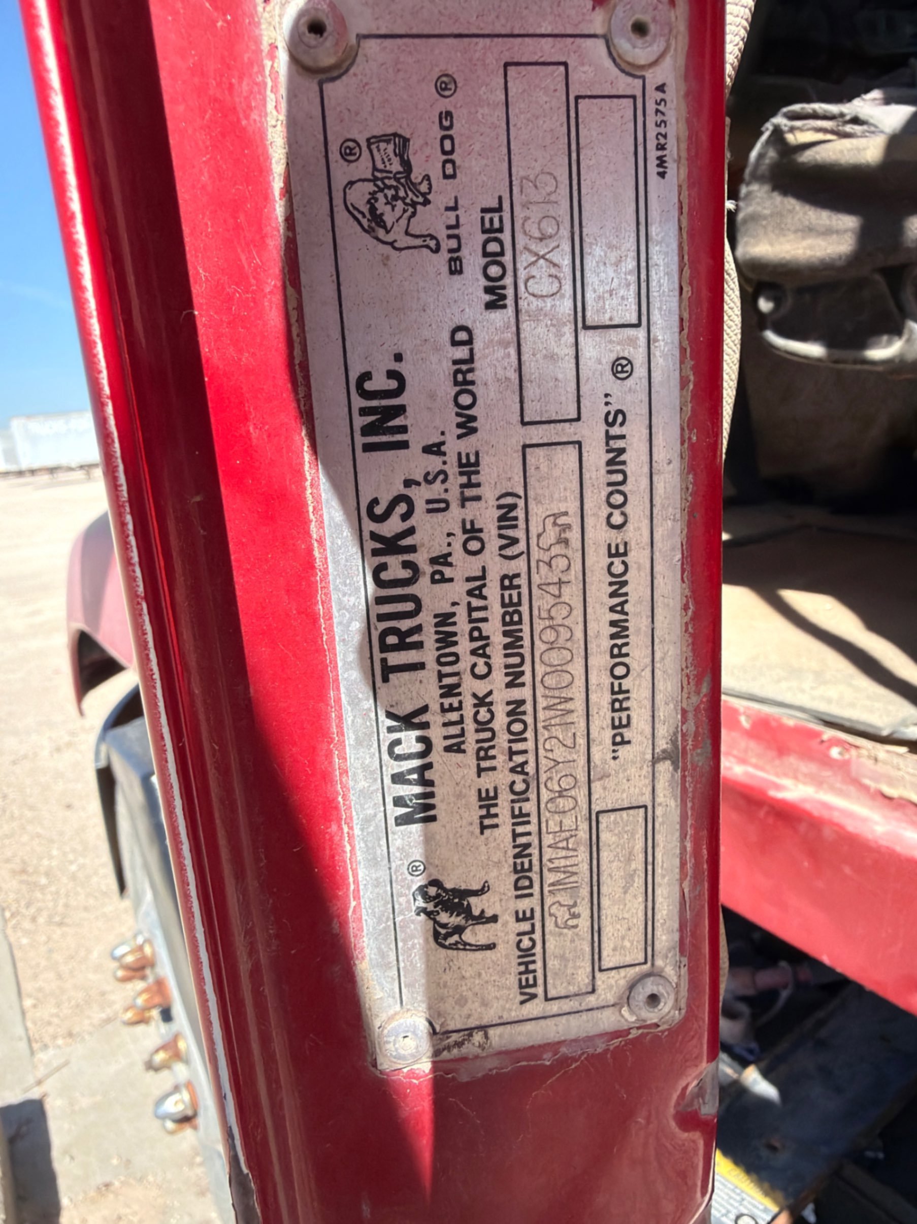 2001 Mack VISION