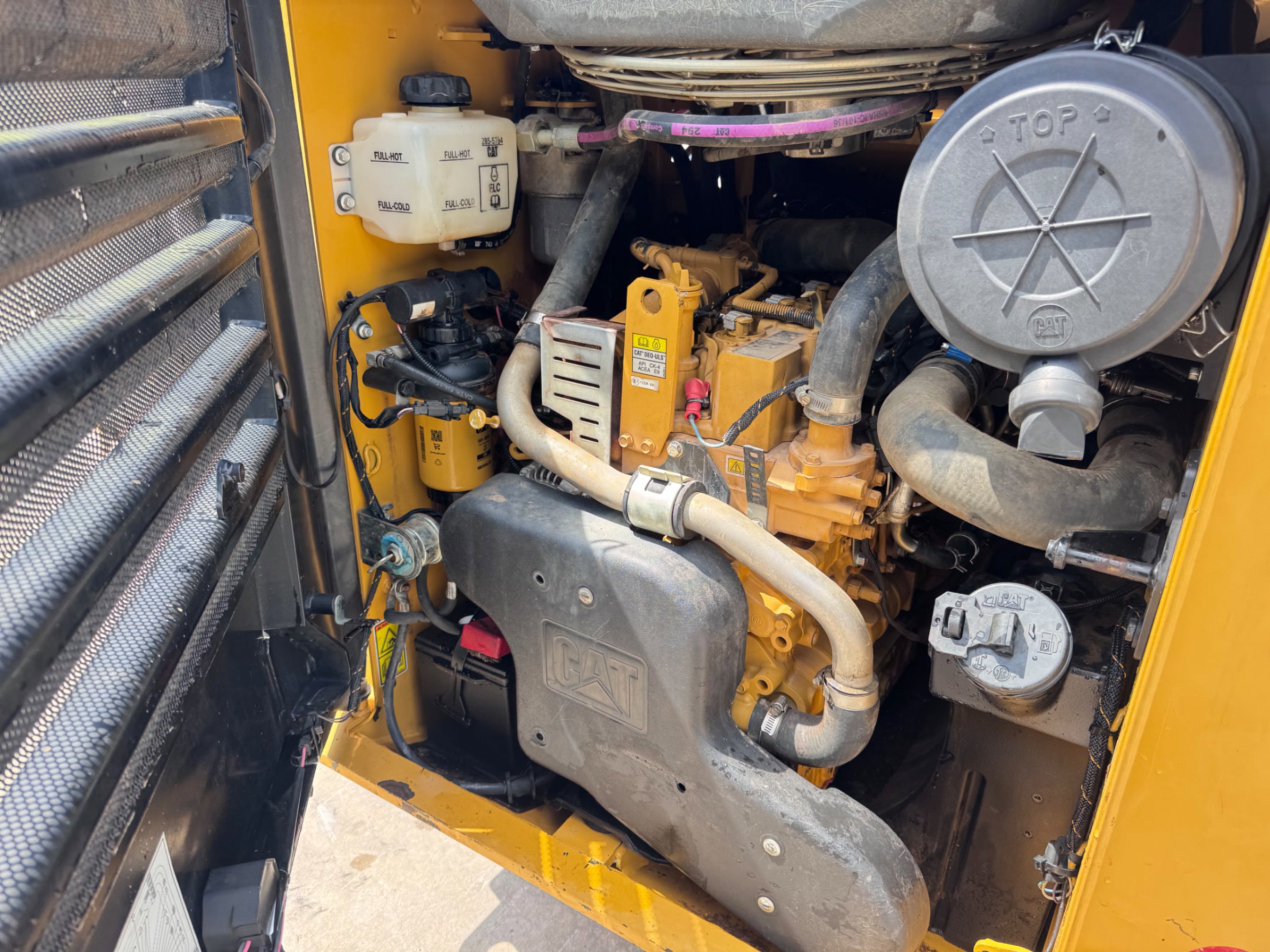 2021 Caterpillar 420F2
