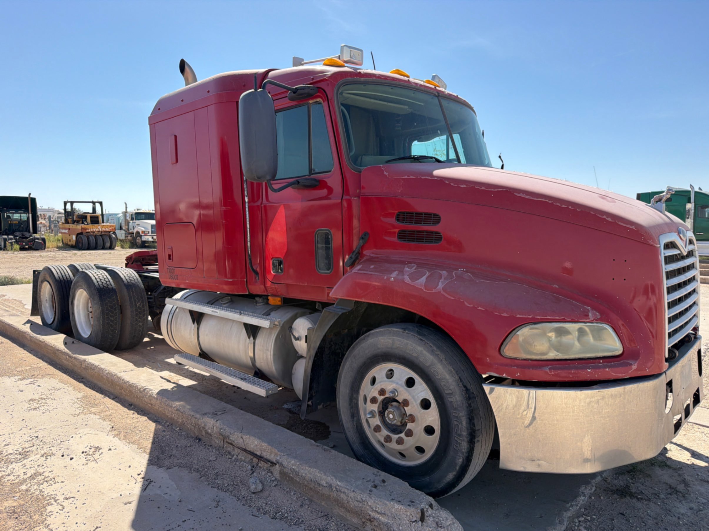 2001 Mack VISION