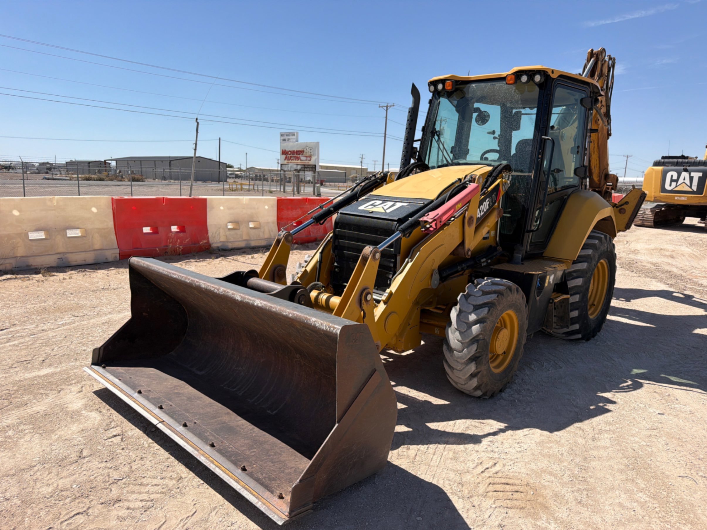 2015 Caterpillar 420F2