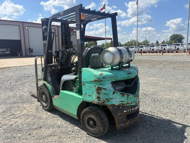 2010 Mitsubishi FG25N