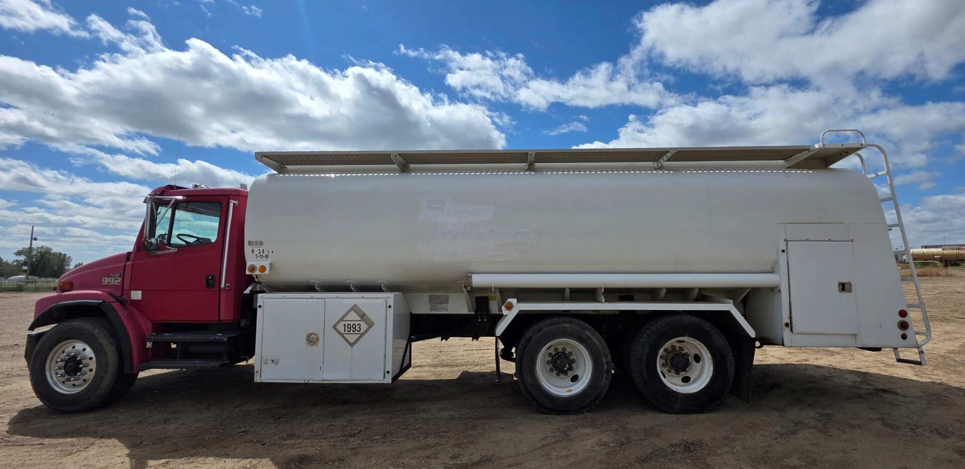 2002 Freightliner FL80