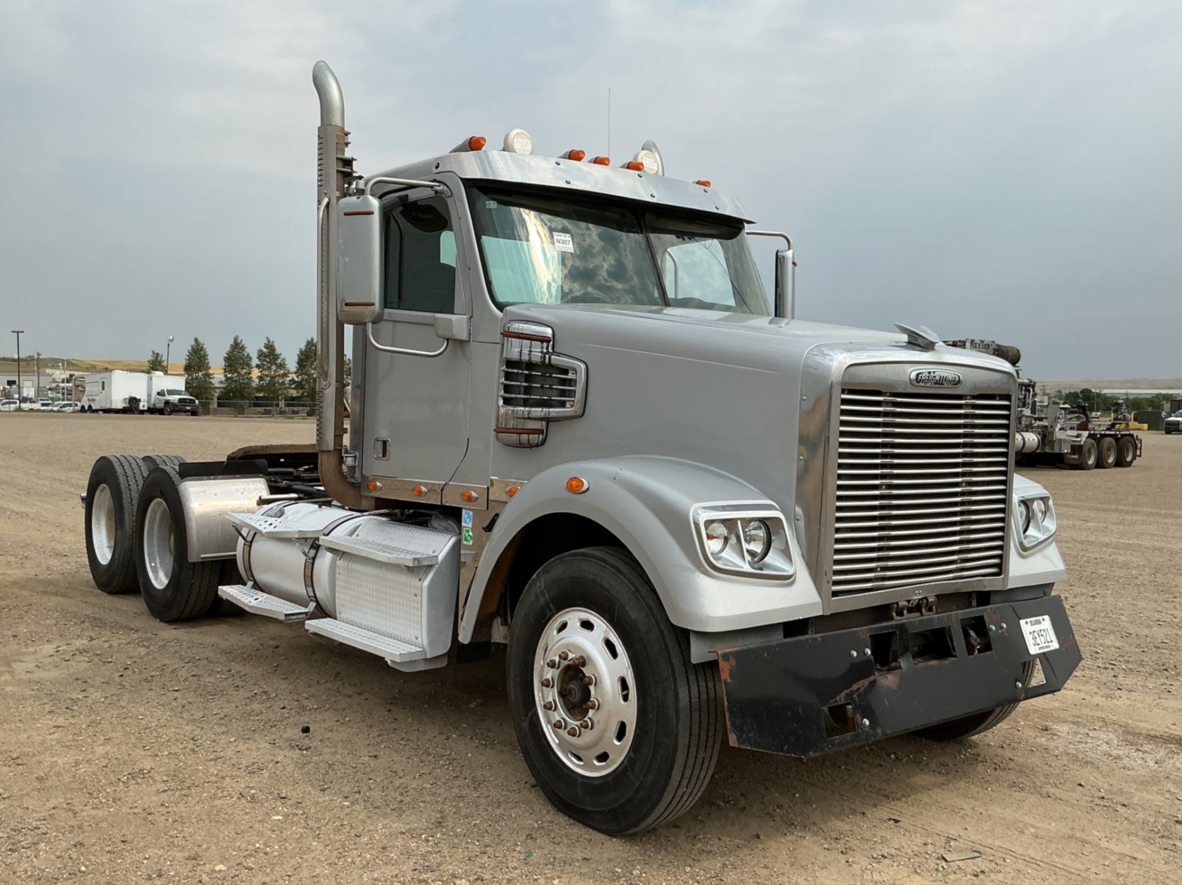 2012 Freightliner CORONADO 122