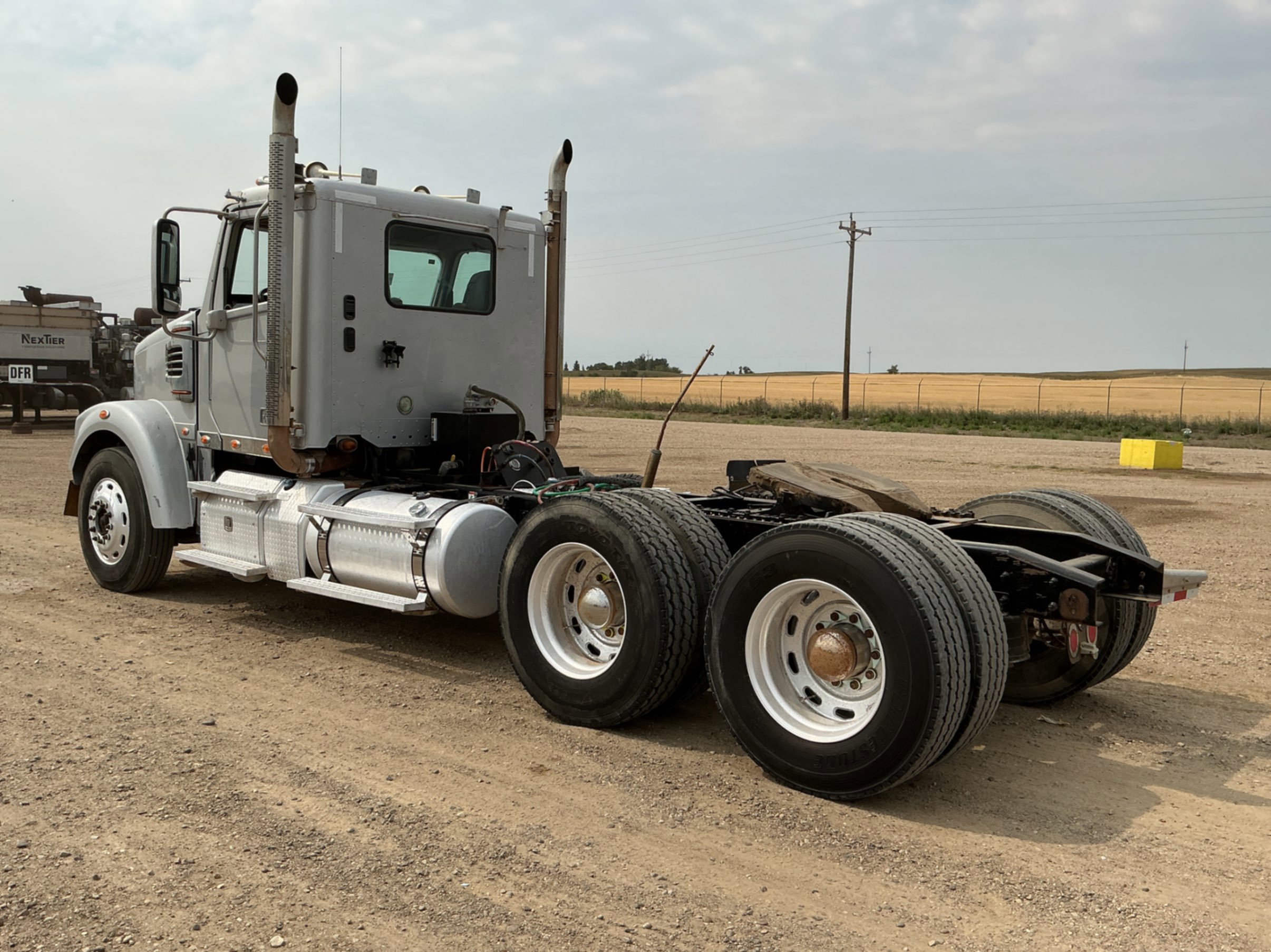 2012 Freightliner CORONADO 122