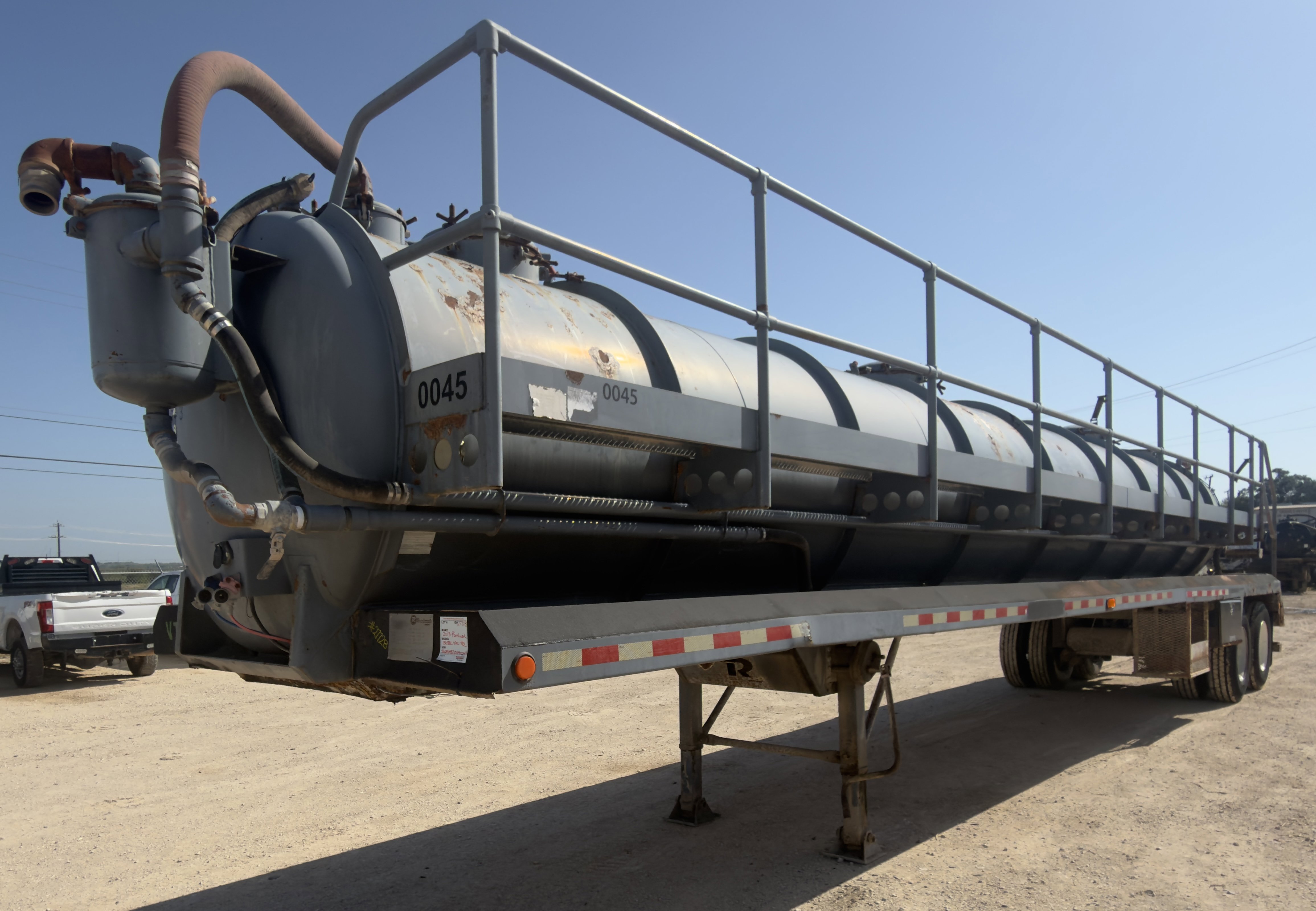 2013 ROUGHNECK  130BBL STEEL VAC TRAILER