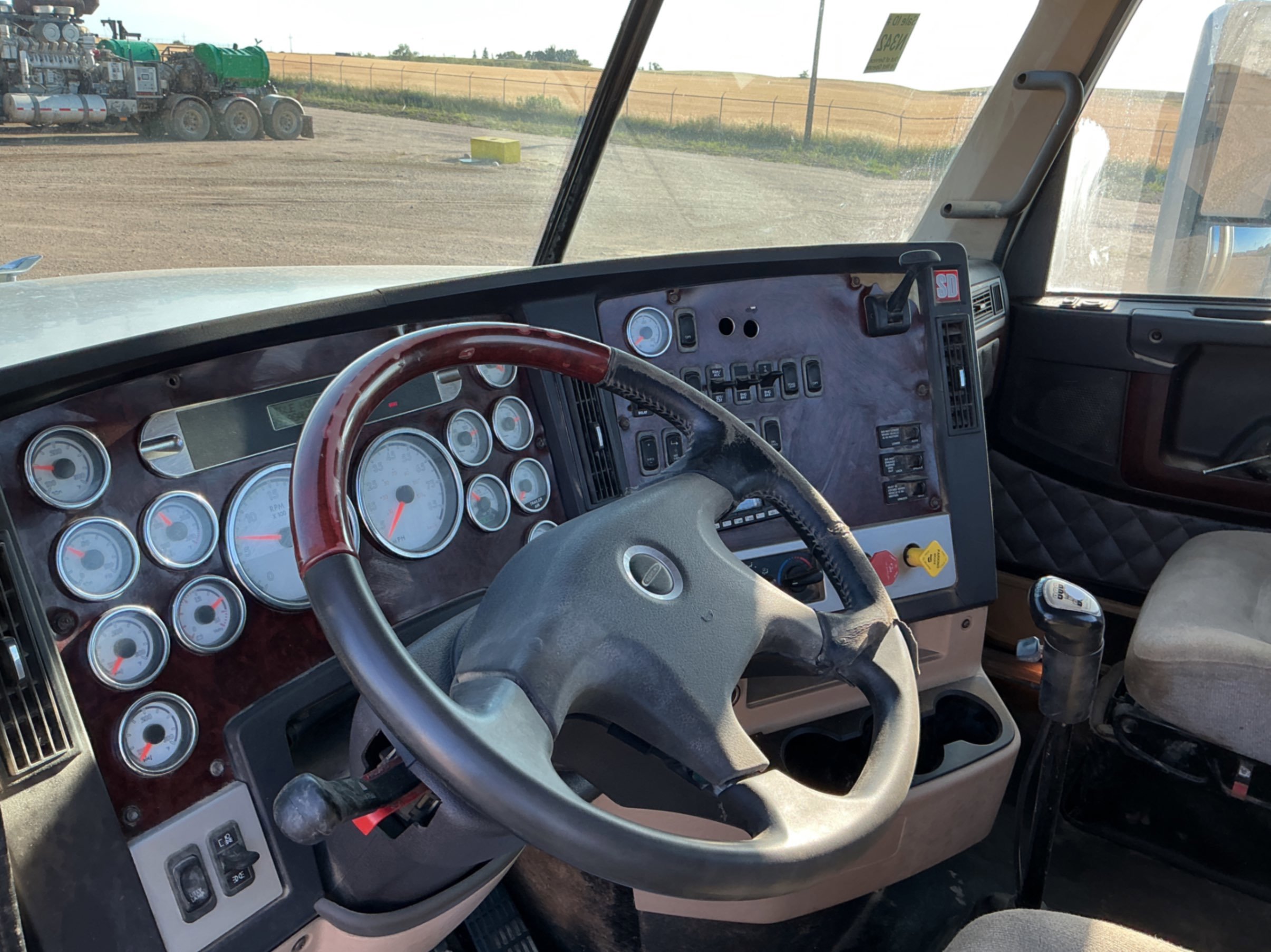 2013 Freightliner CORONADO 122