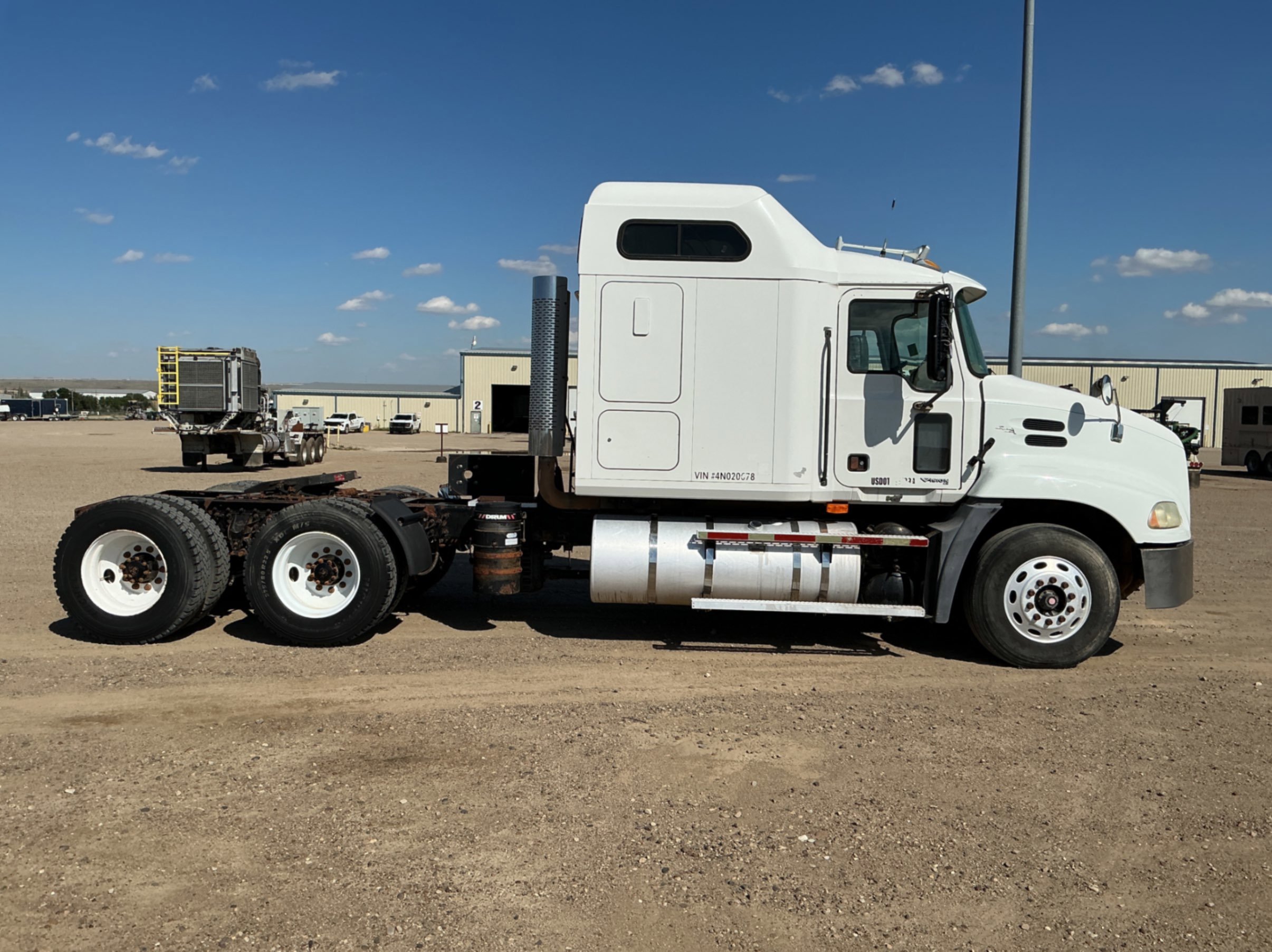 2004 Mack VISION