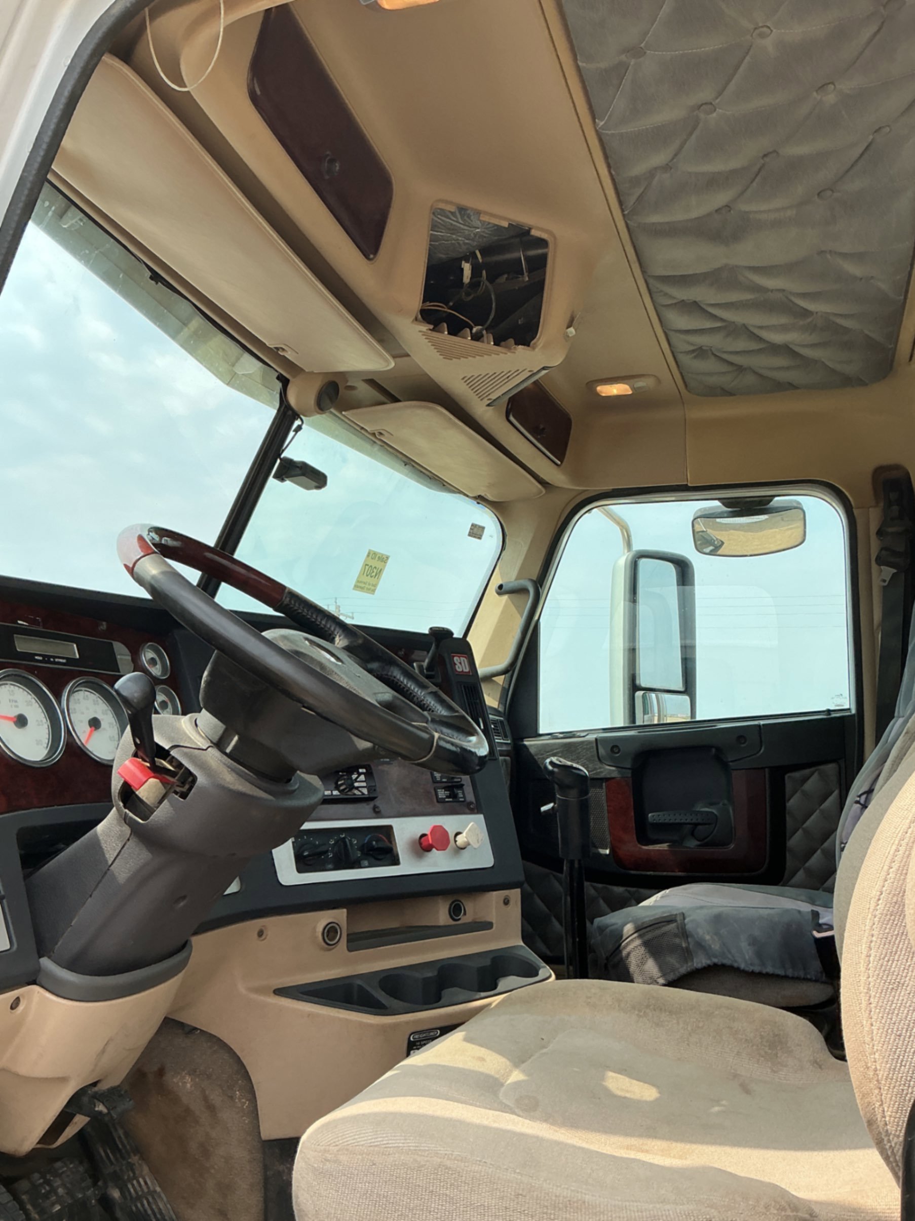 2012 Freightliner CORONADO 122