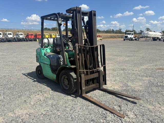 2010 Mitsubishi FG25N