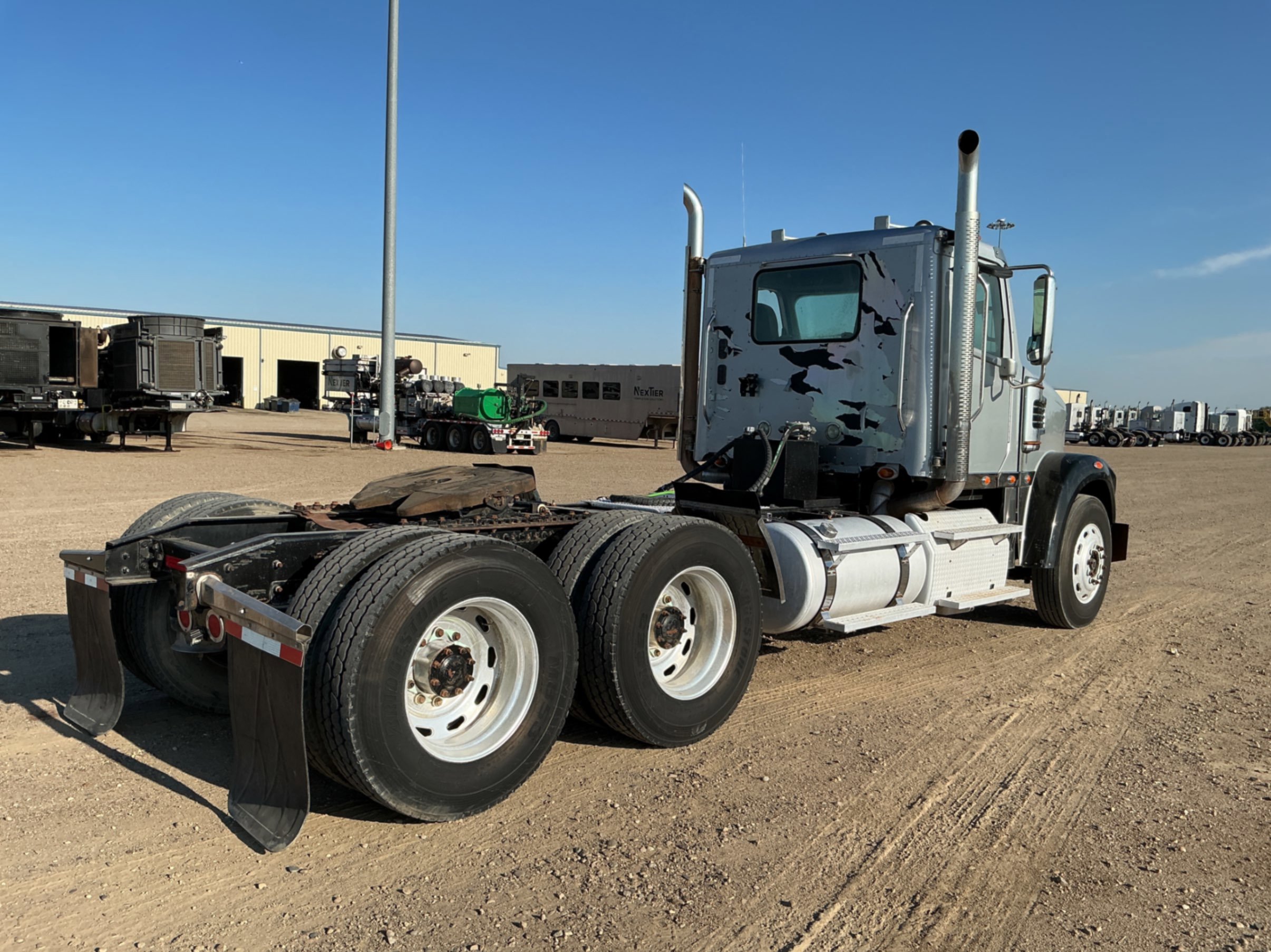 2013 Freightliner CORONADO 122