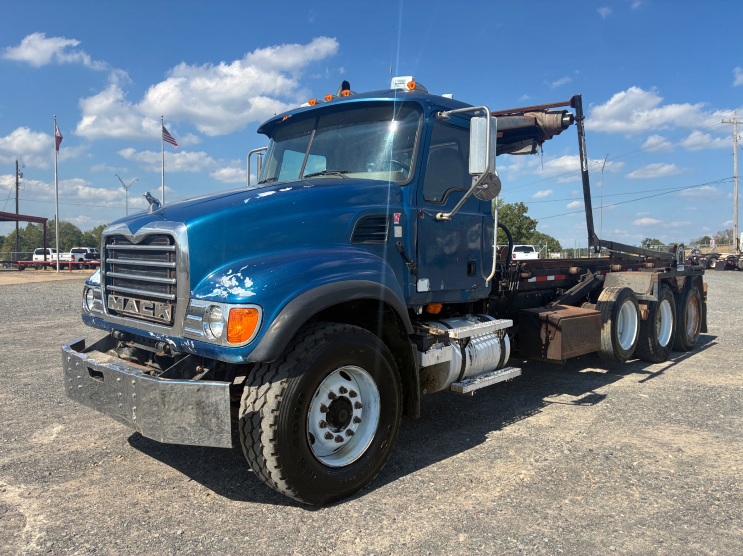 Photo of 2003 Mack CV713