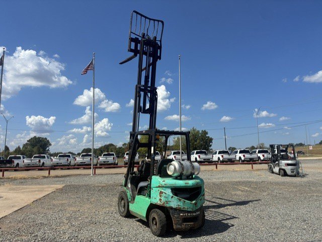 2010 Mitsubishi FG25N