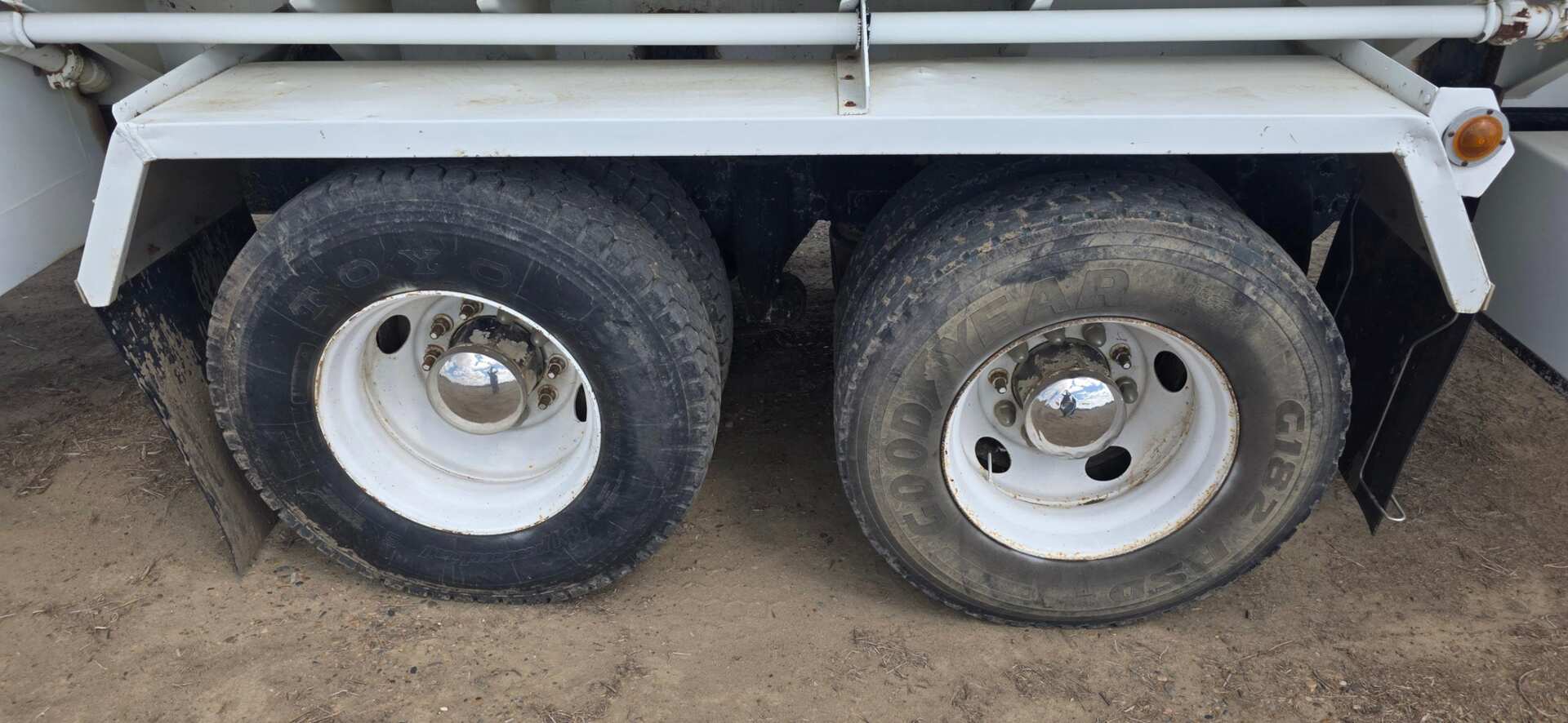 2002 Freightliner FL80