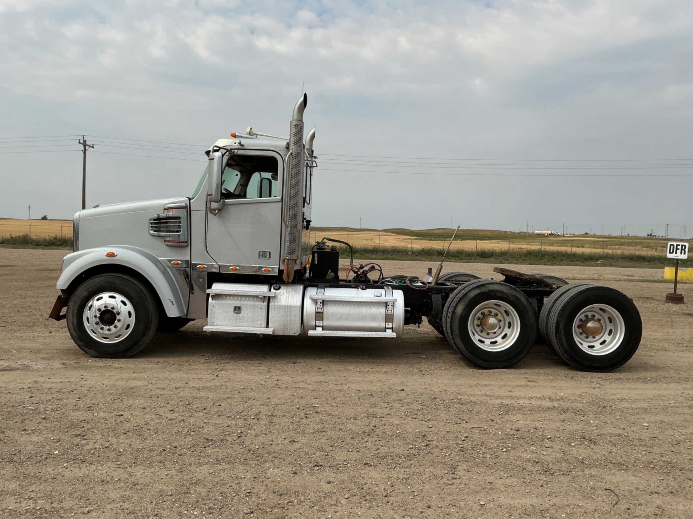 2012 Freightliner CORONADO 122