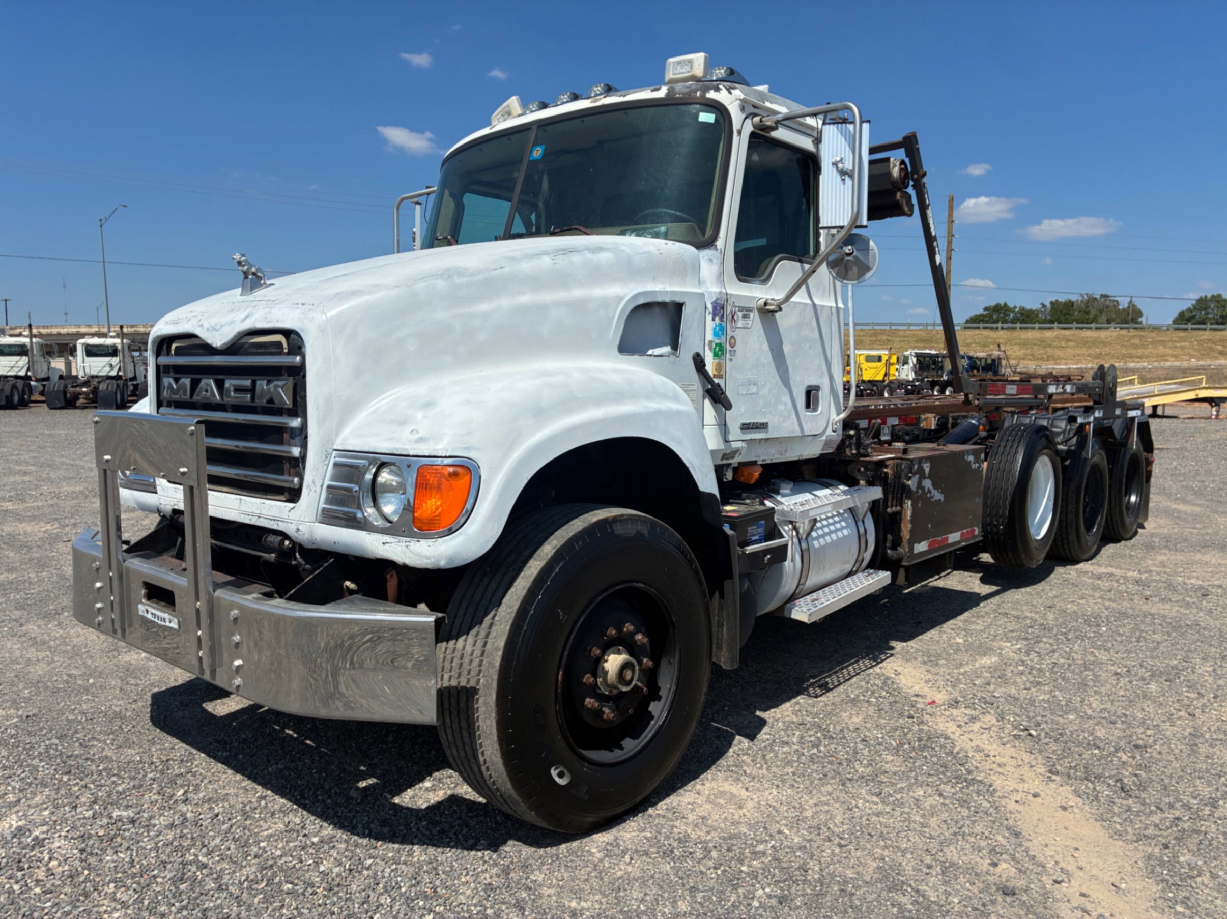 Photo of 2006 Mack CV713