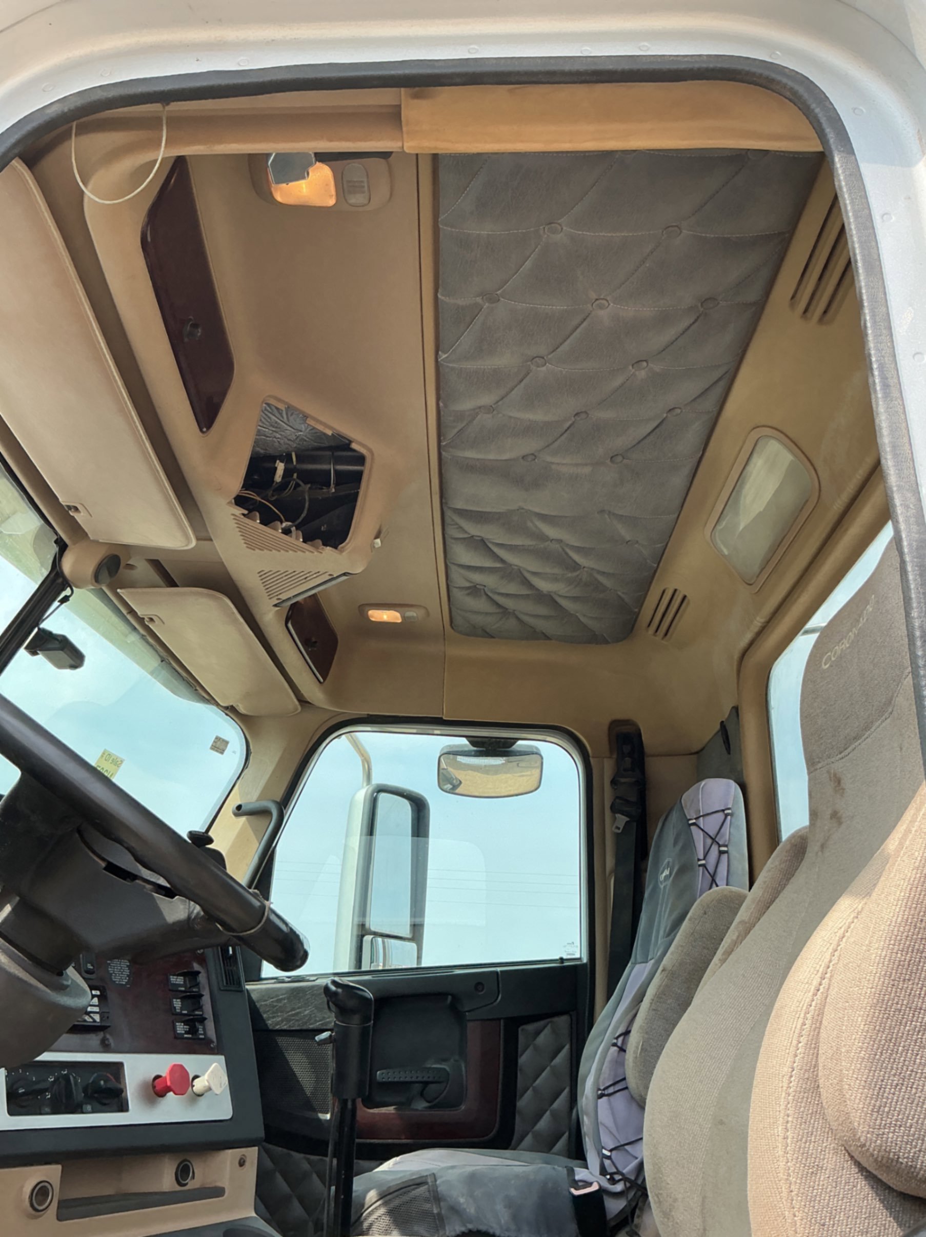 2012 Freightliner CORONADO 122