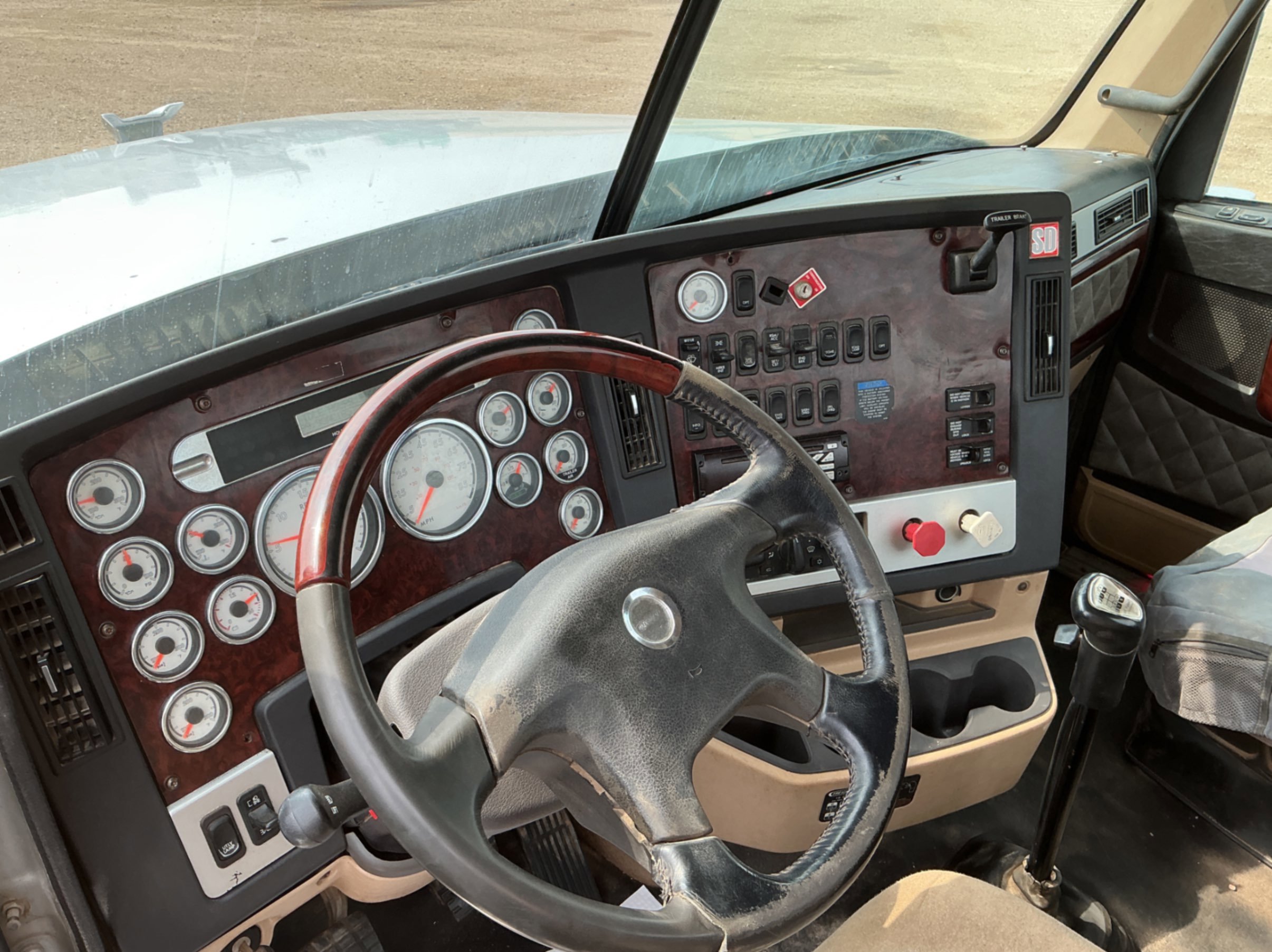 2012 Freightliner CORONADO 122
