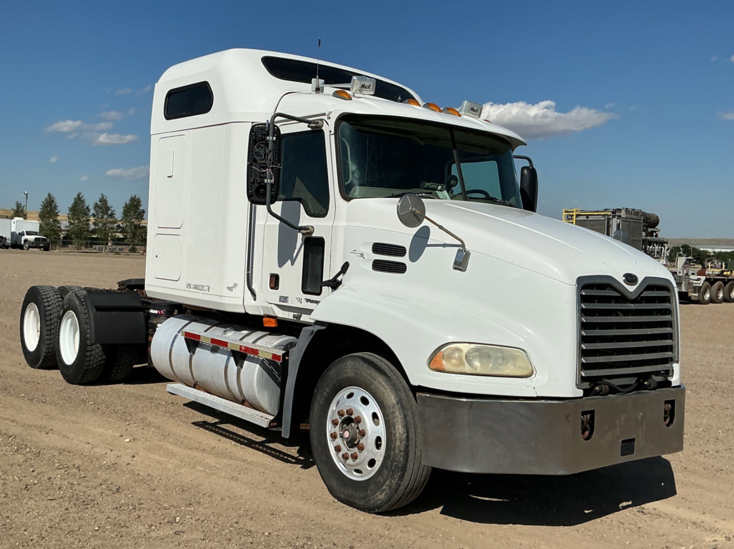 2004 Mack VISION