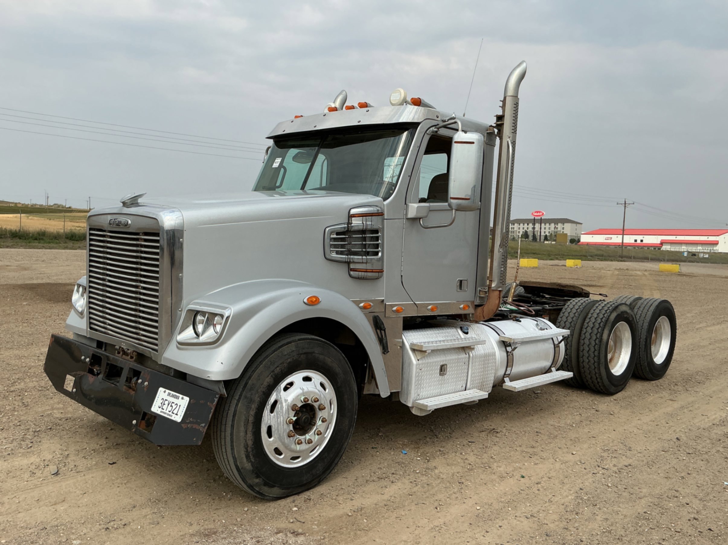 2012 Freightliner CORONADO 122