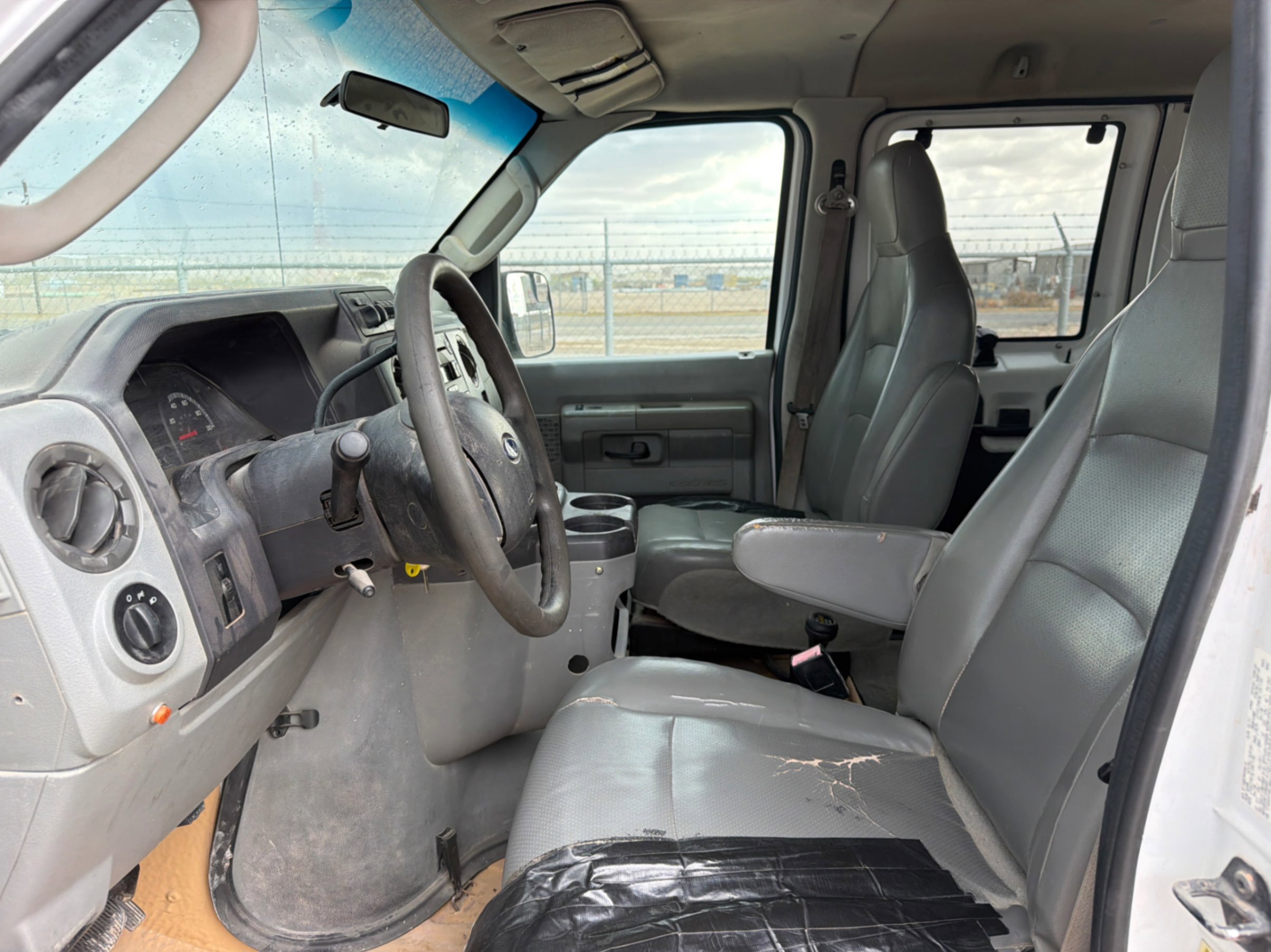 2011 Ford E-SERIES
