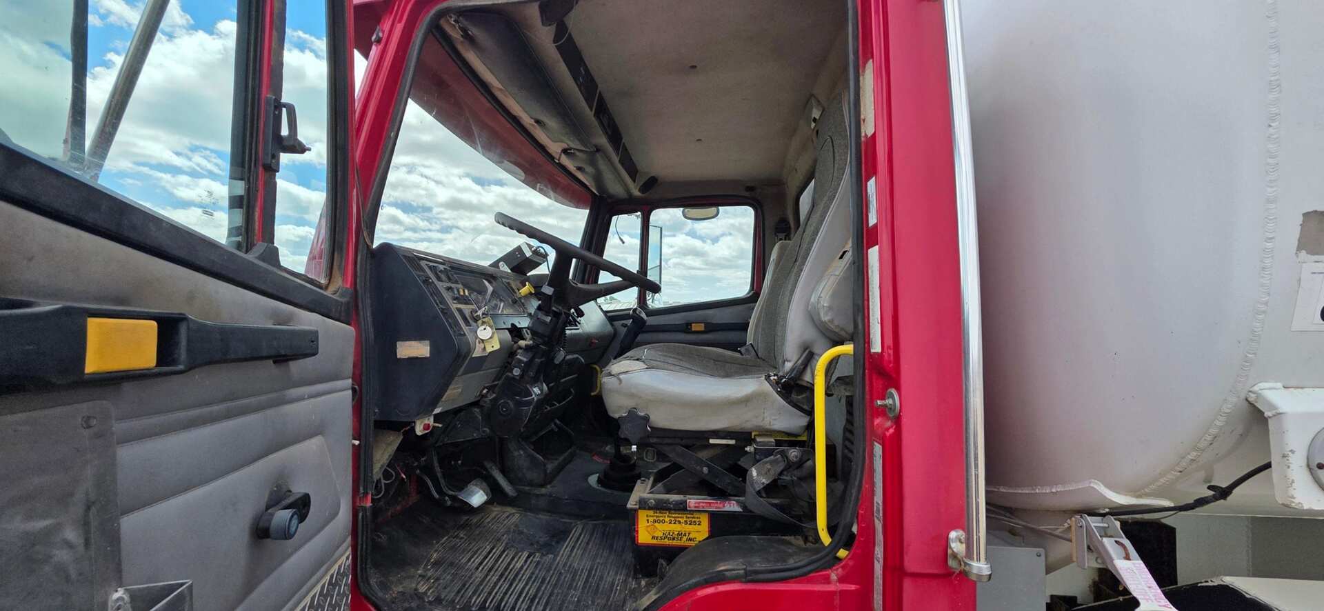 2002 Freightliner FL80