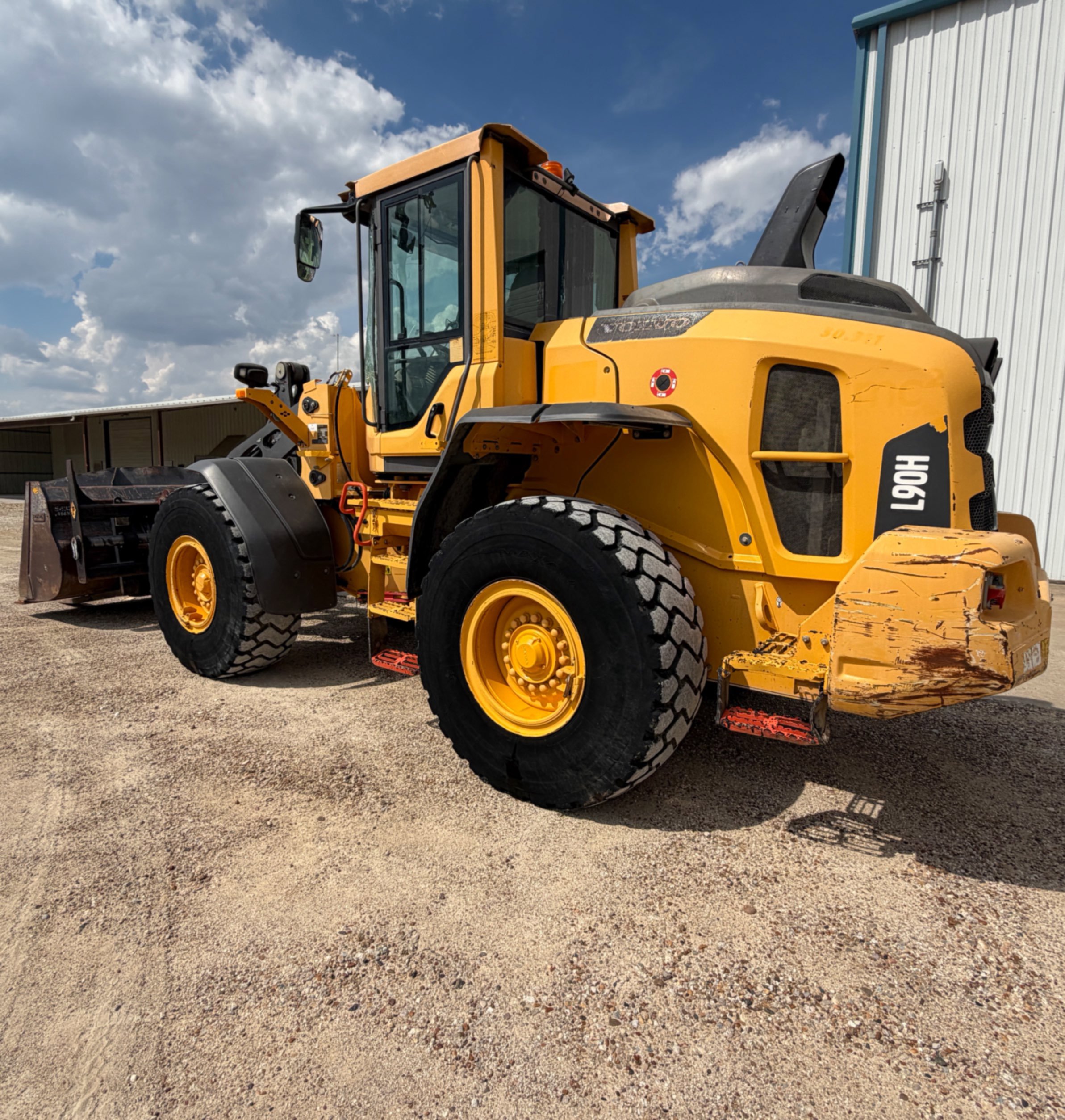 2019 Volvo L90H