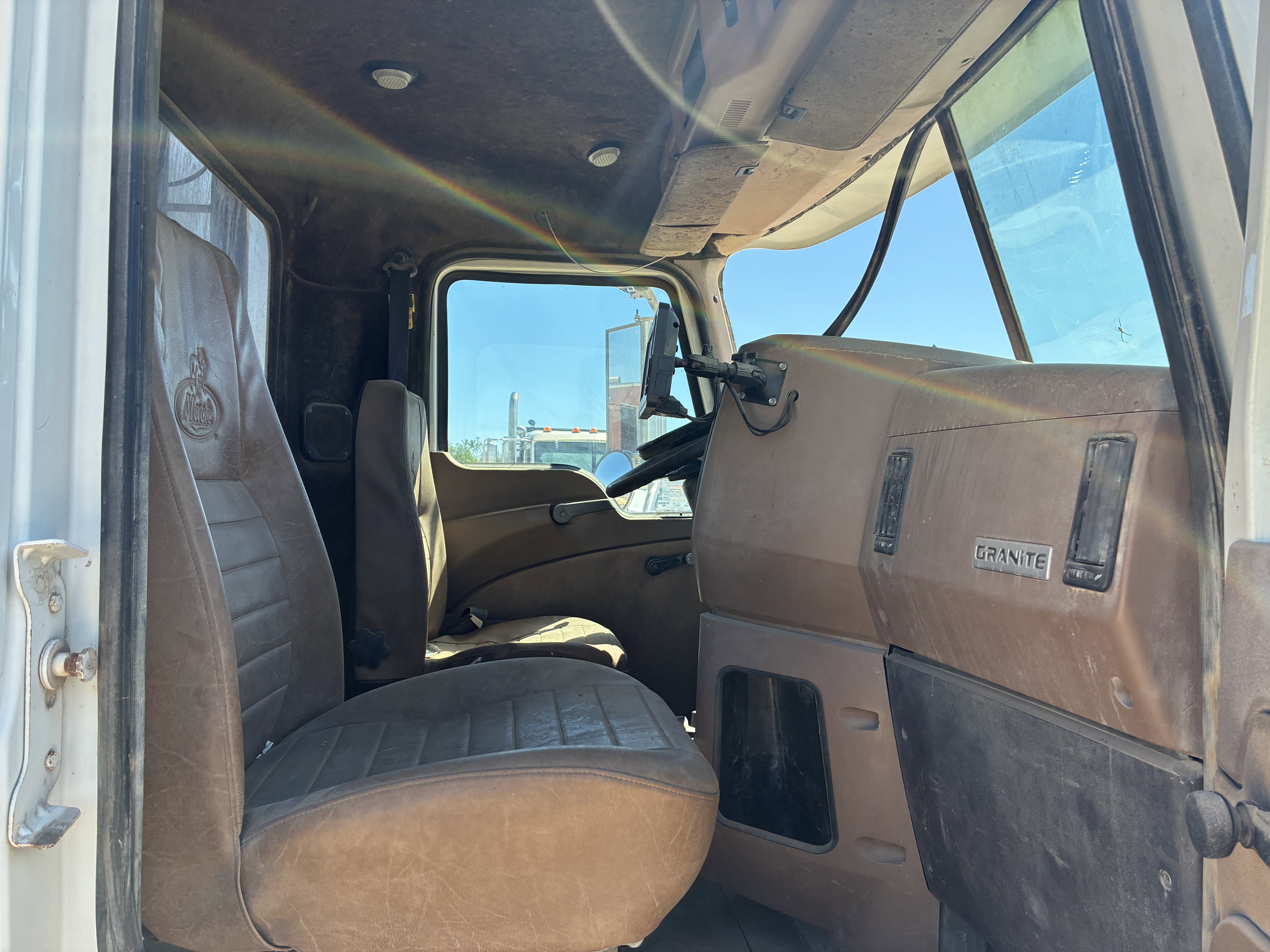 2012 Mack GU713