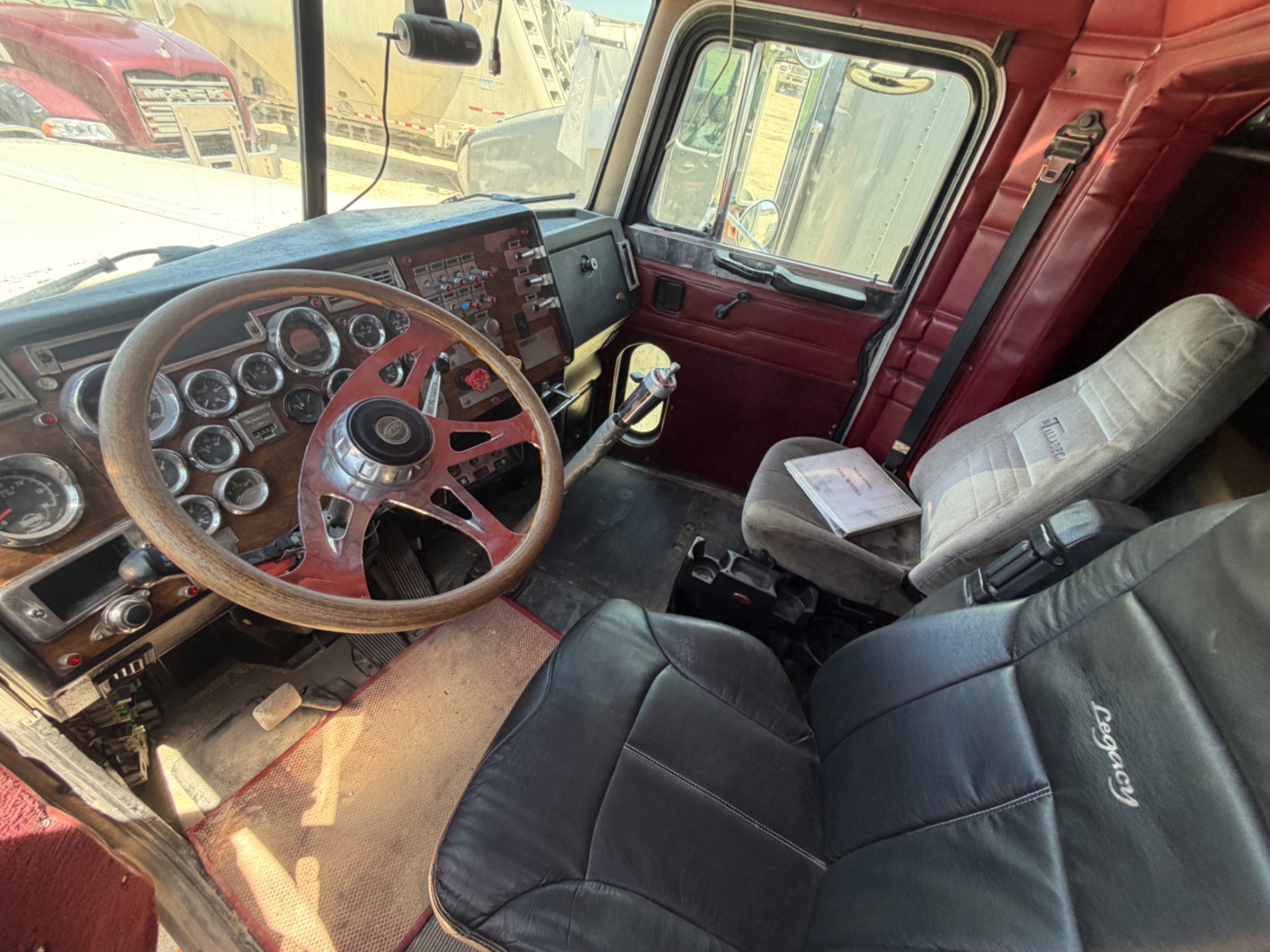 1999 Peterbilt 379