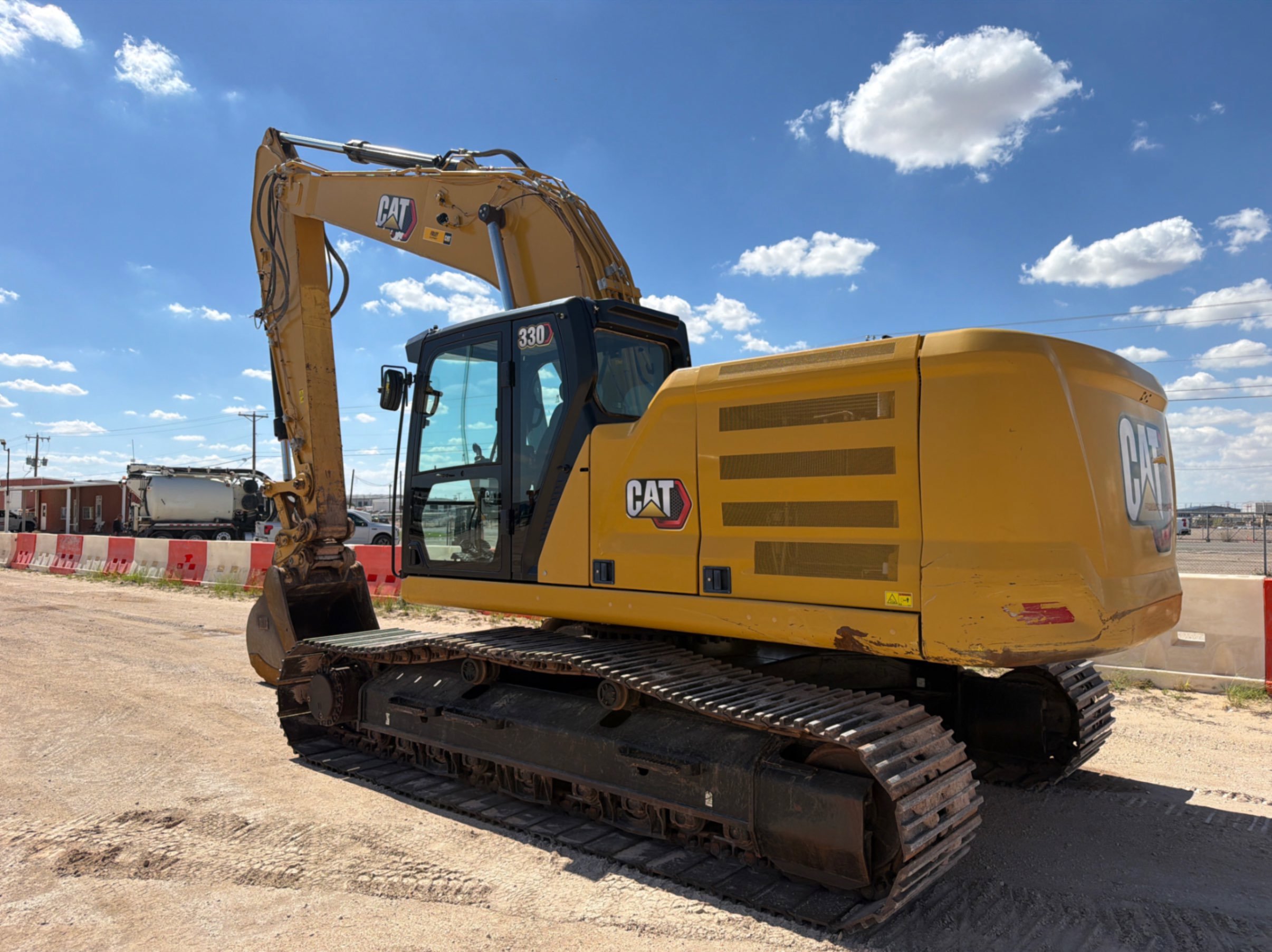 2020 Caterpillar 330
