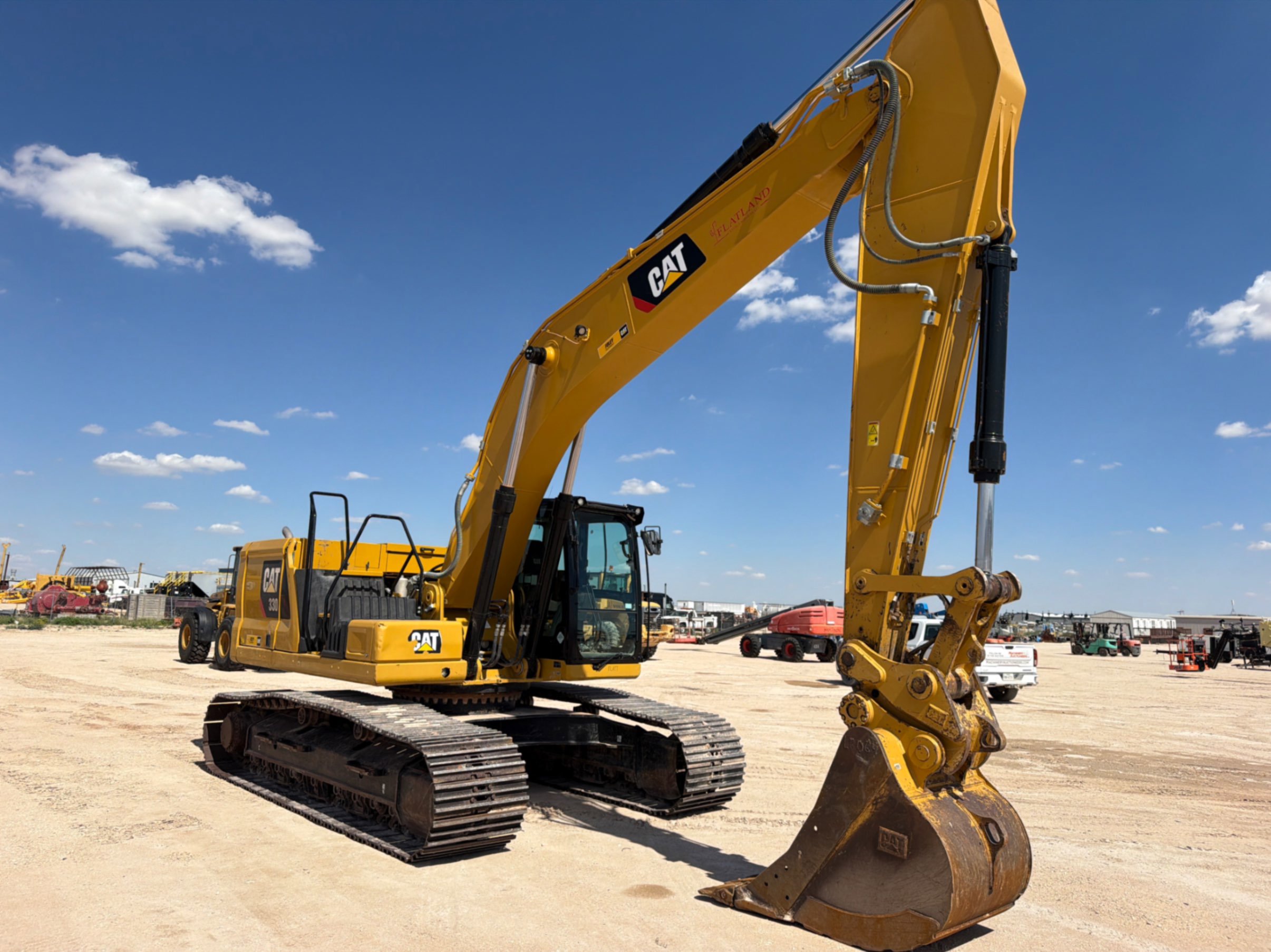 2019 Caterpillar 330