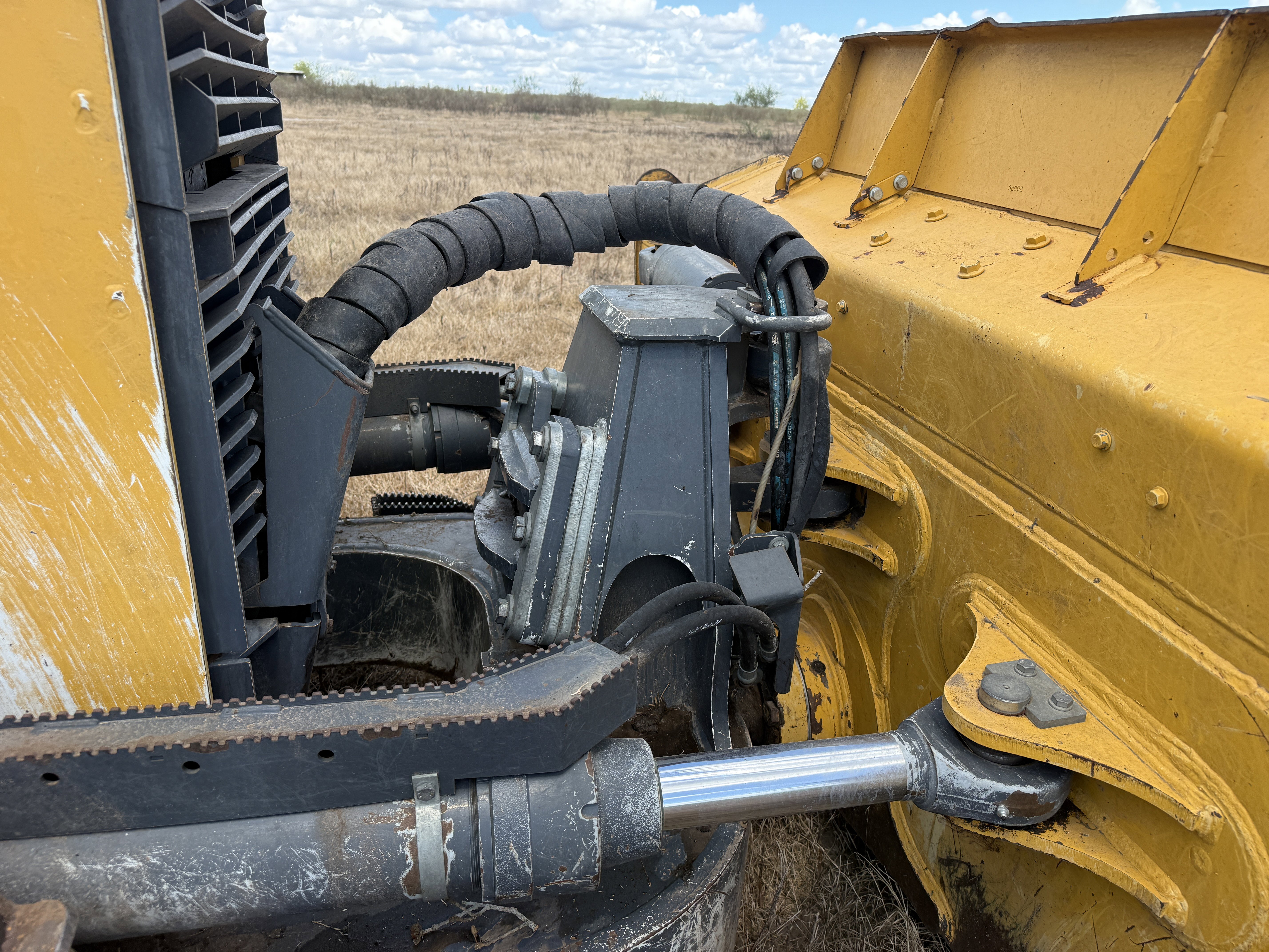 2023 John Deere 750L