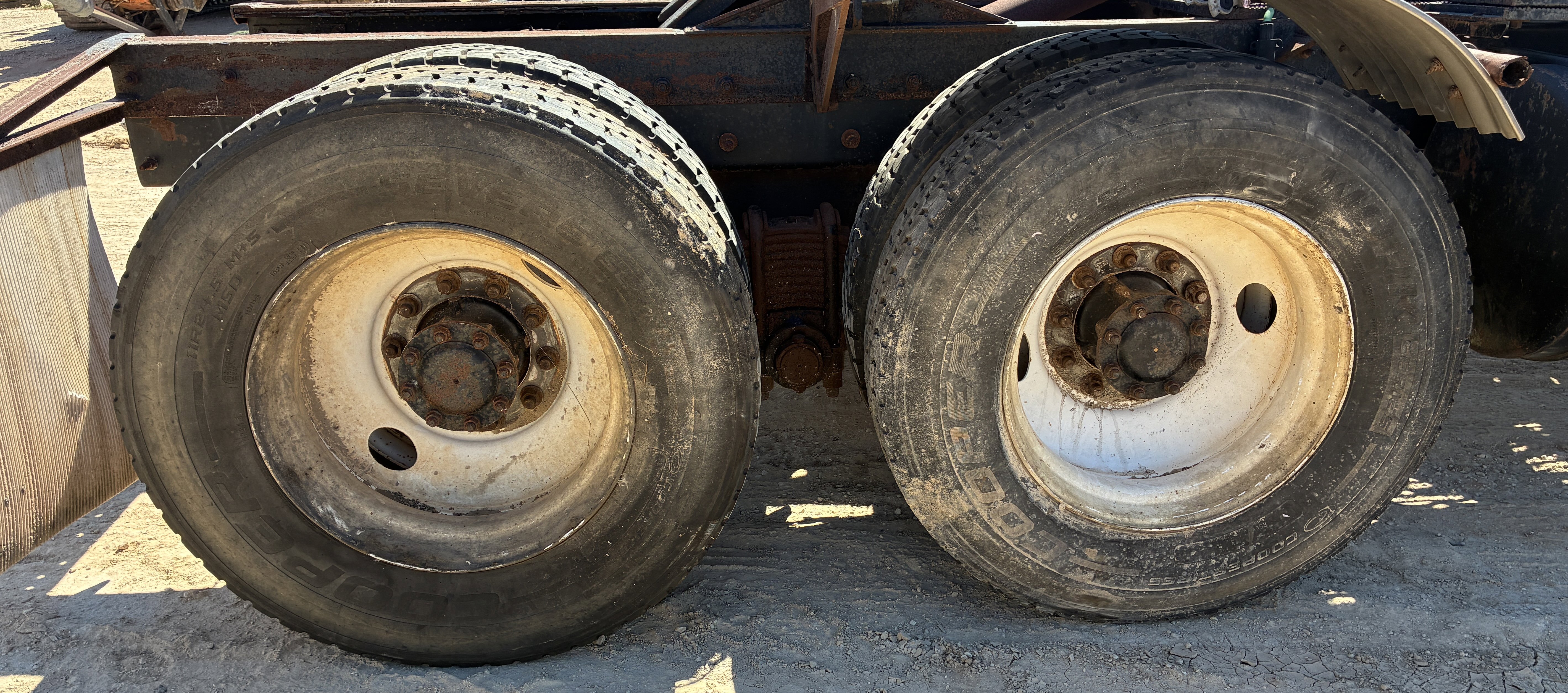 2012 Mack GU713