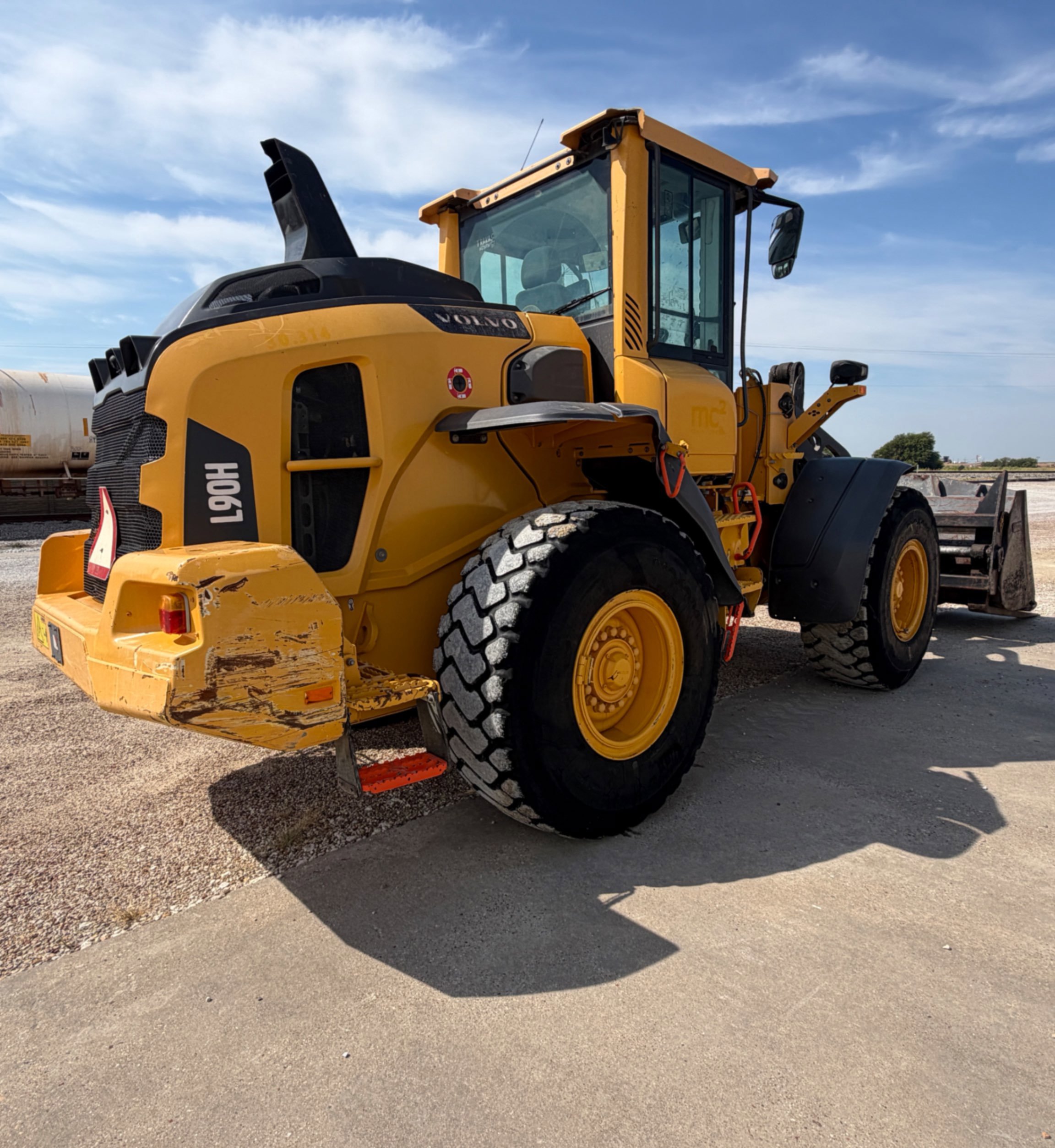 2021 Volvo L90H
