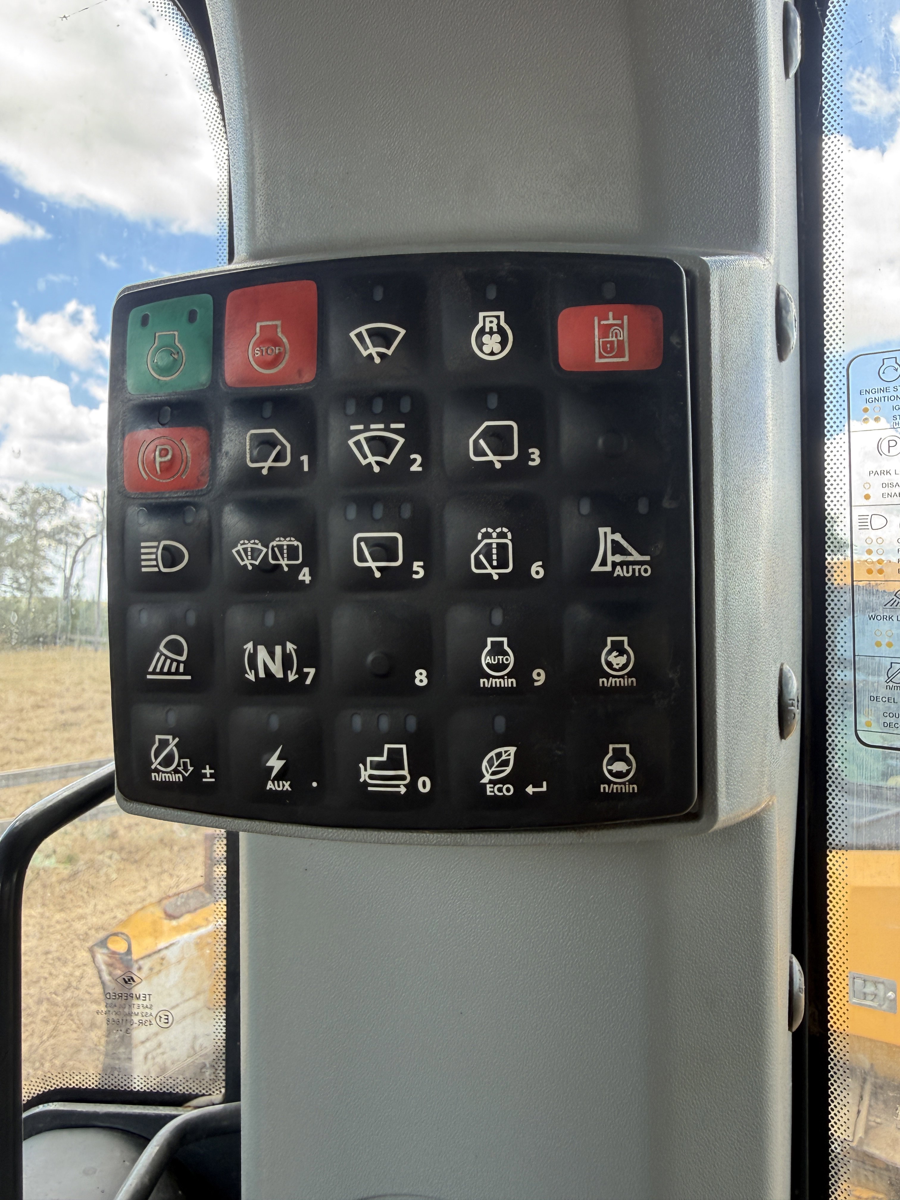 2023 John Deere 750L