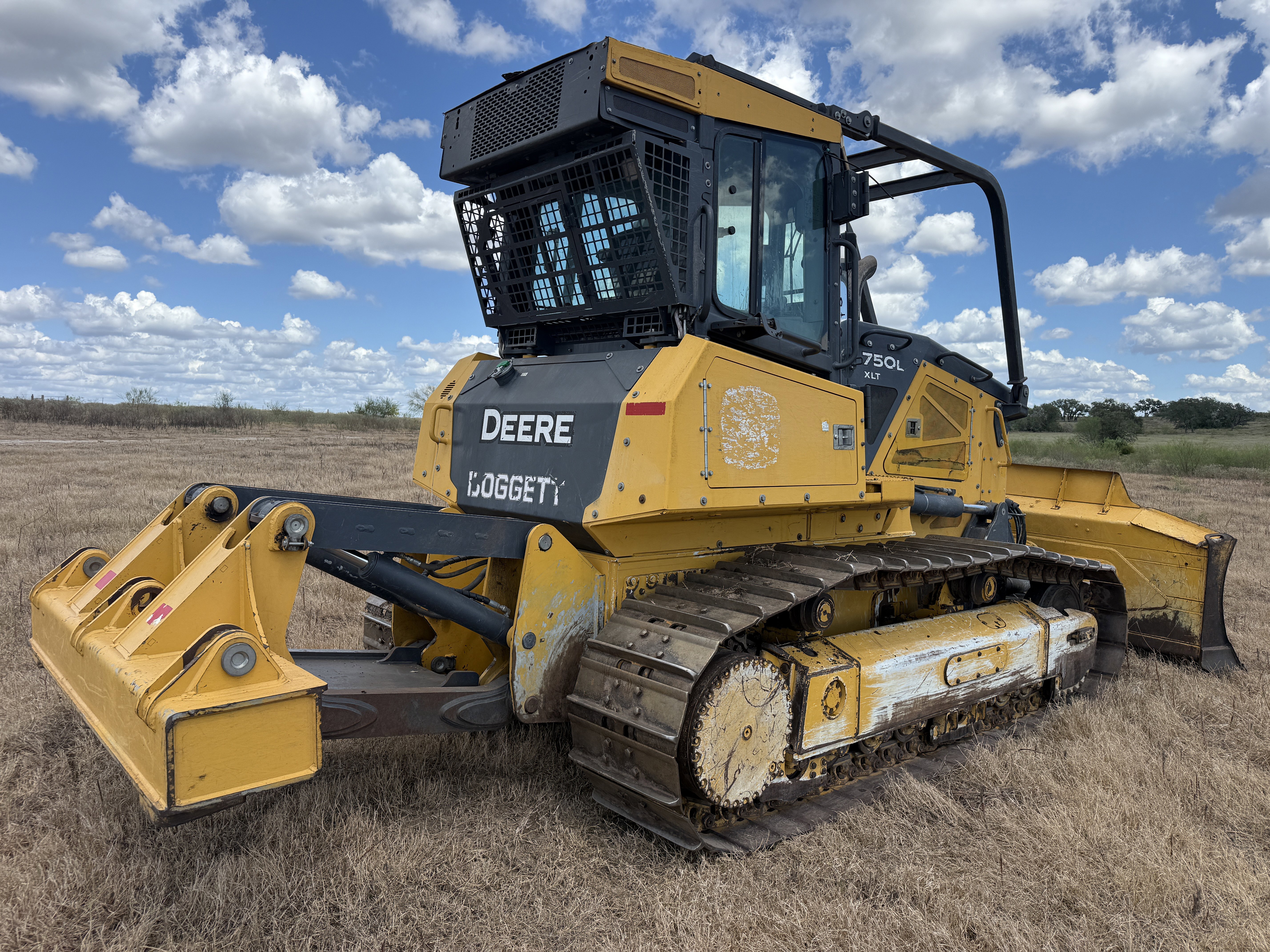 2023 John Deere 750L