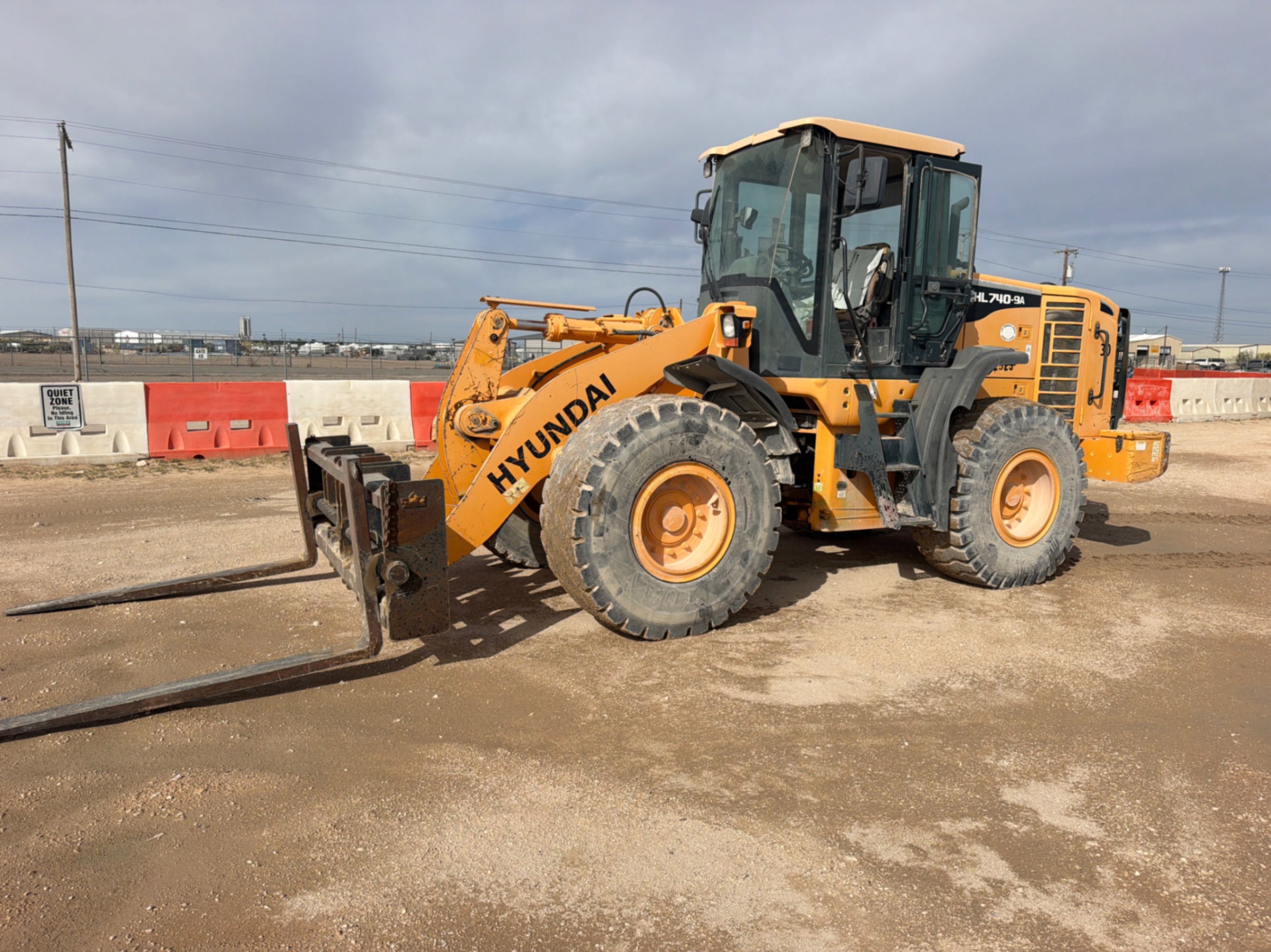 Photo of Hyundai HL740-9A