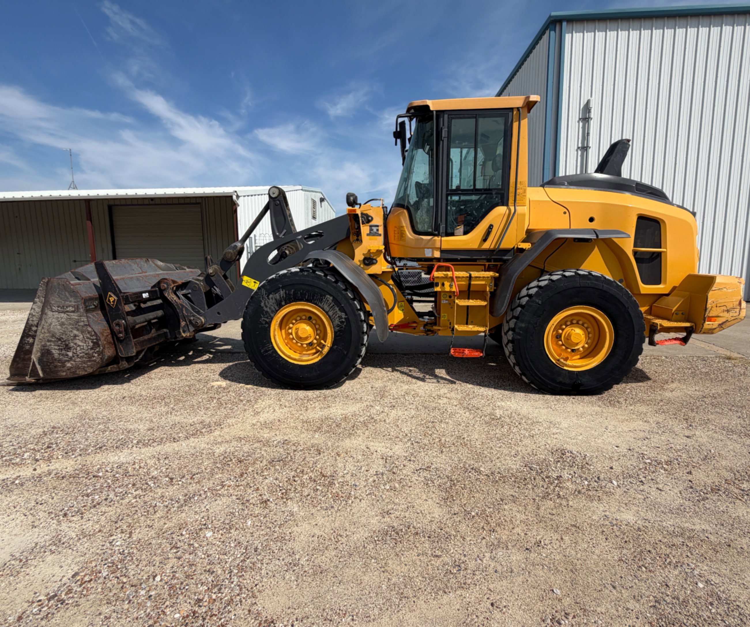 2021 Volvo L90H