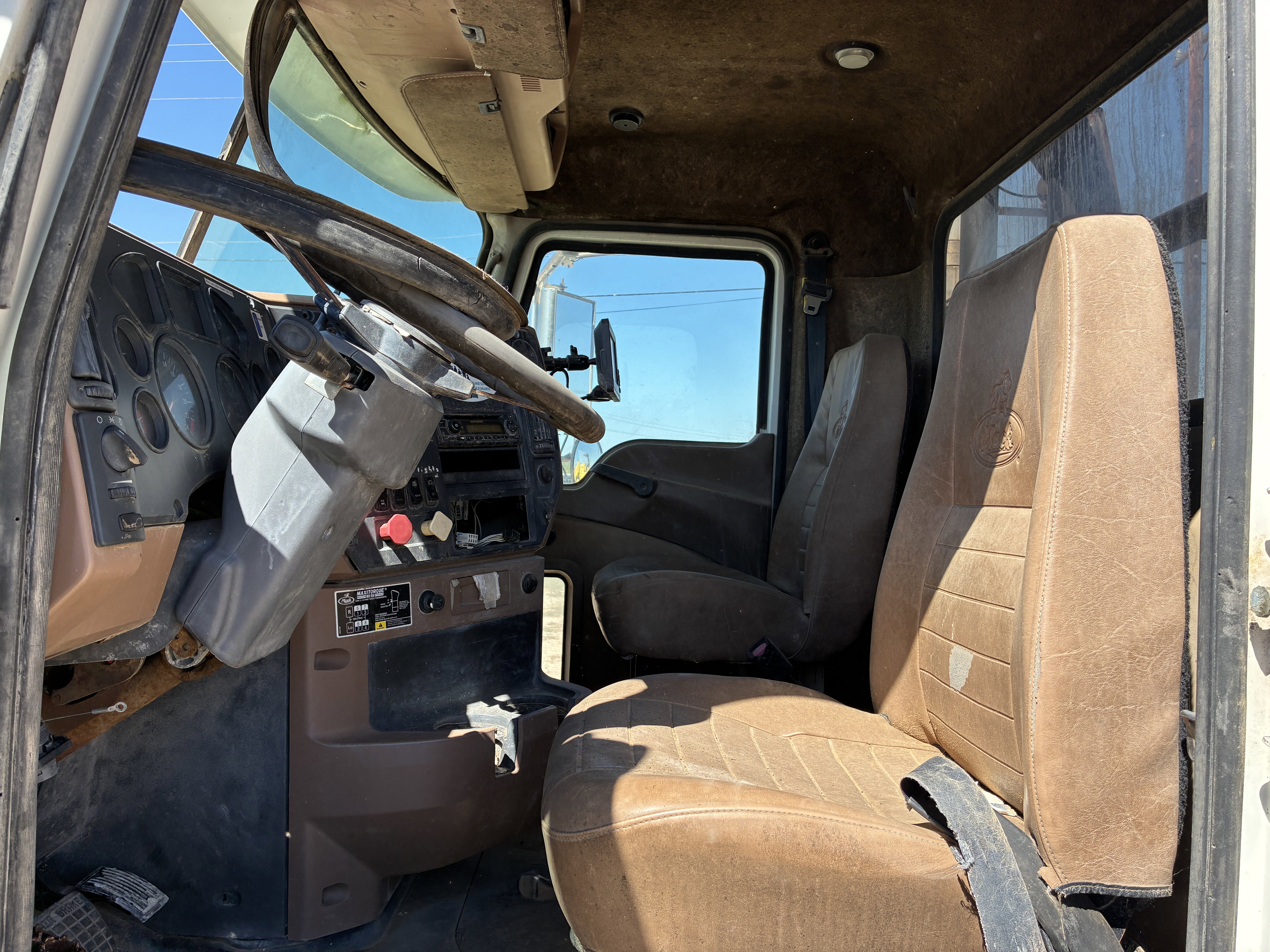 2012 Mack GU713