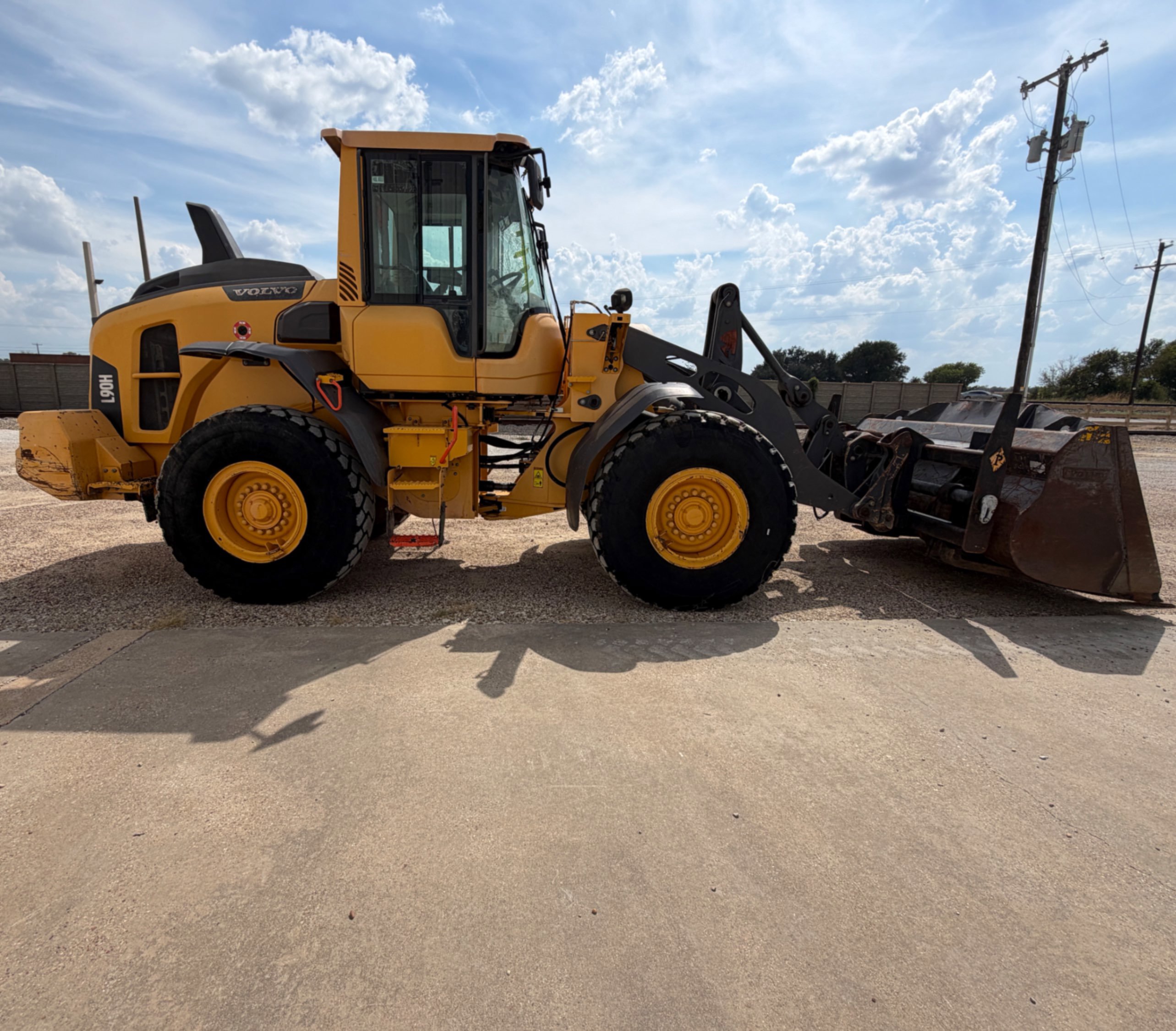 2019 Volvo L90H