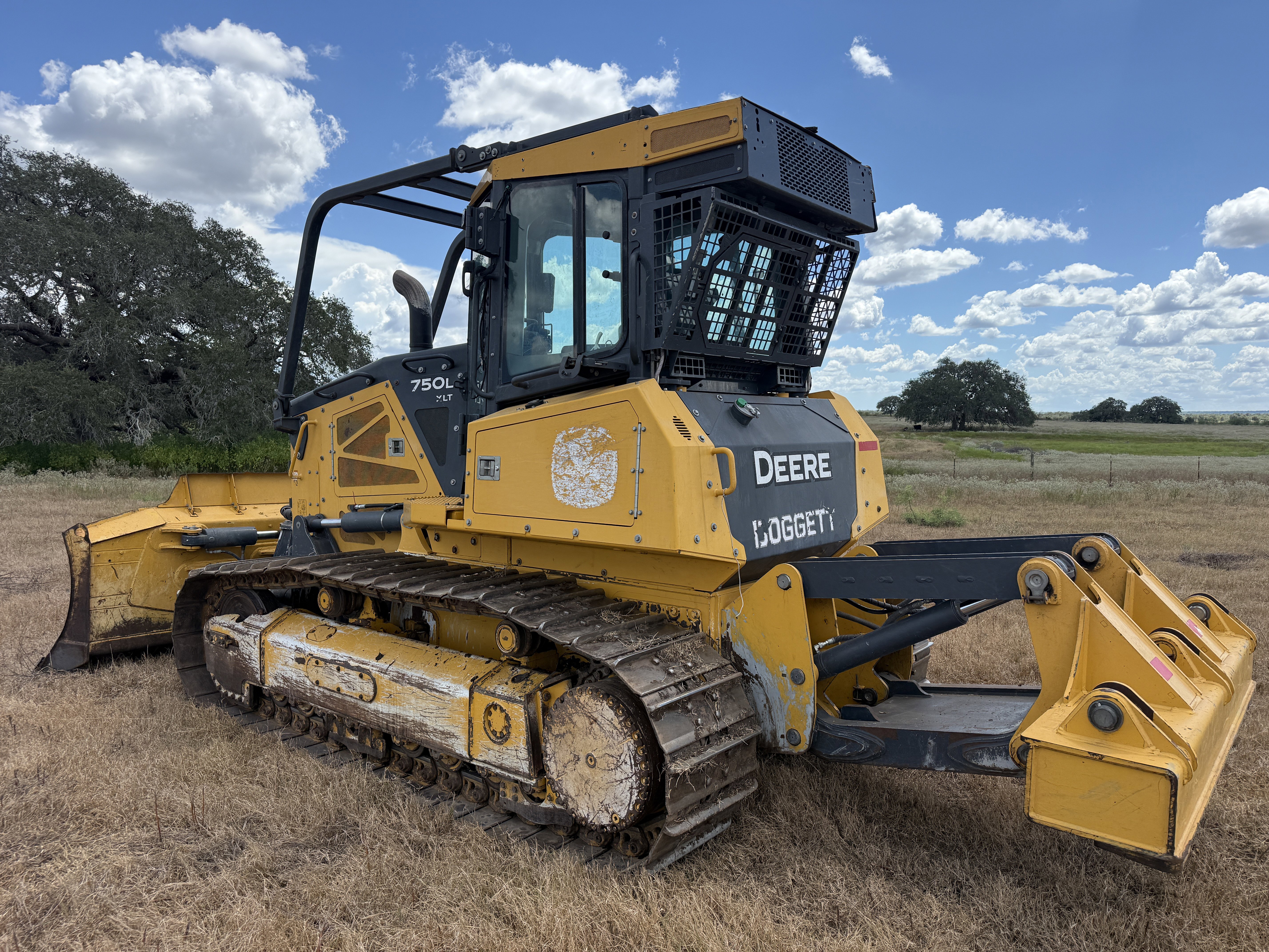 2023 John Deere 750L