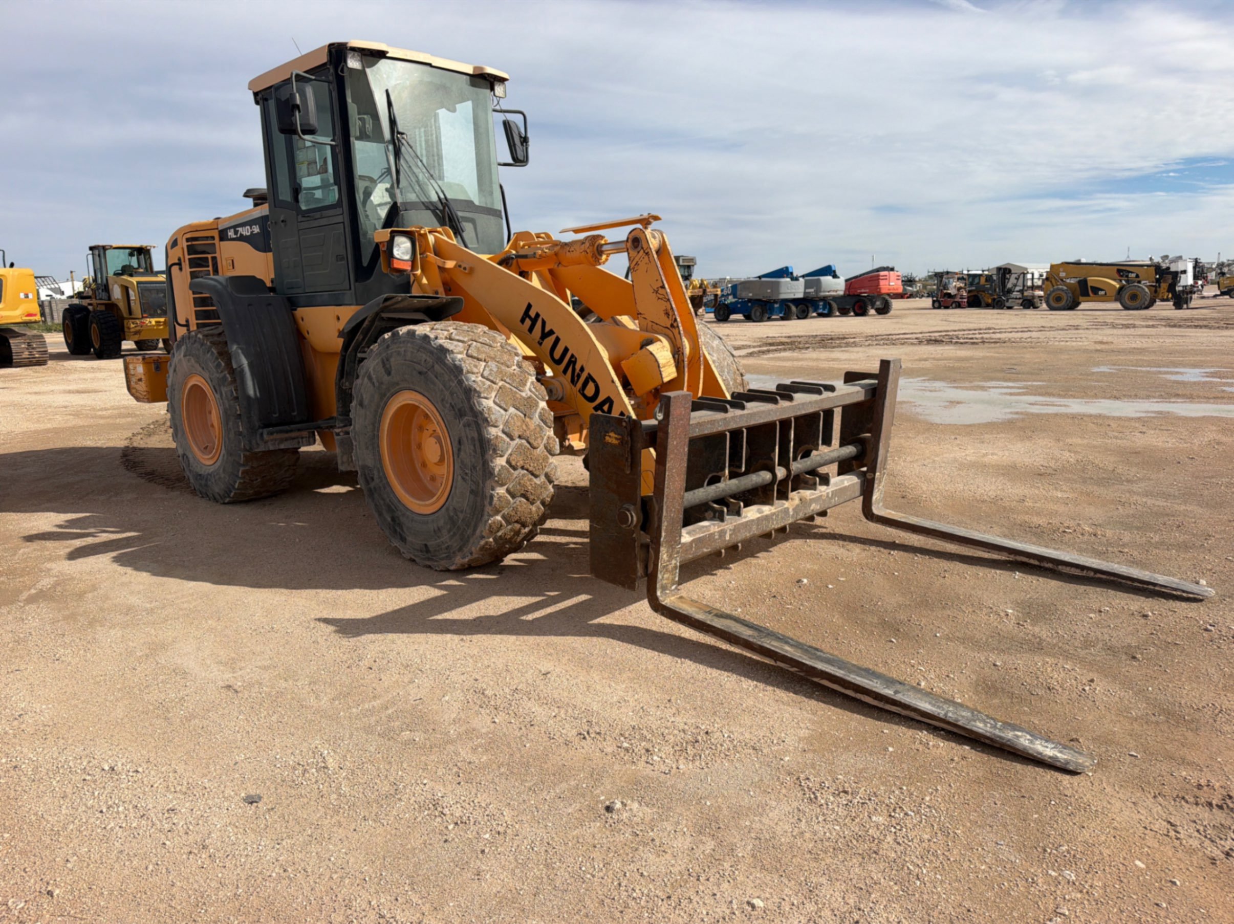 Hyundai HL740-9A