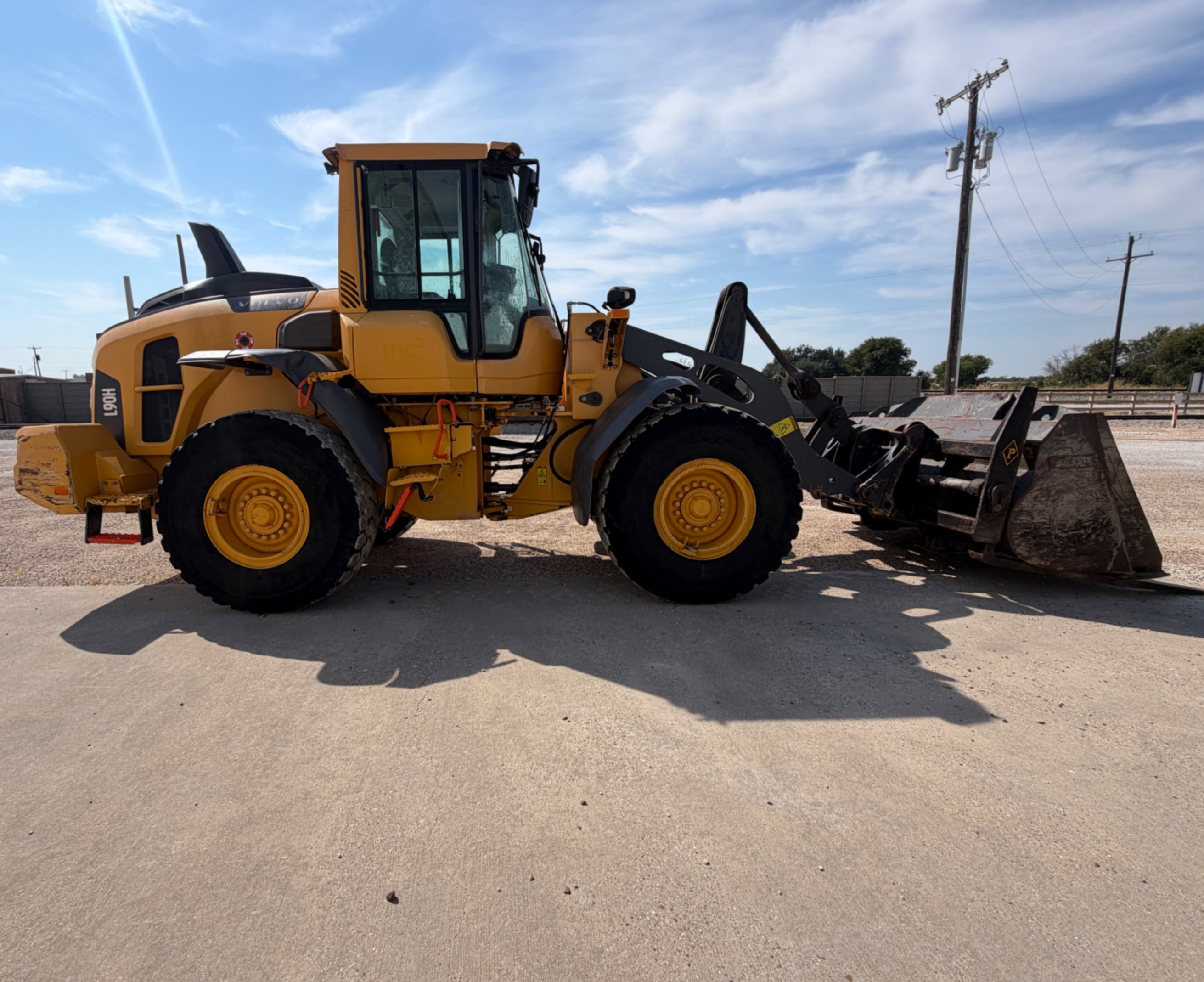2021 Volvo L90H